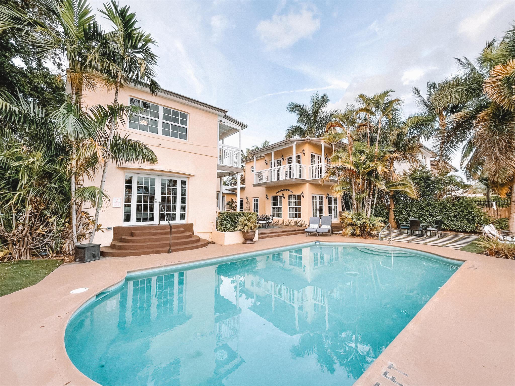 2300 Castilla Isle Isle Property Photo 1