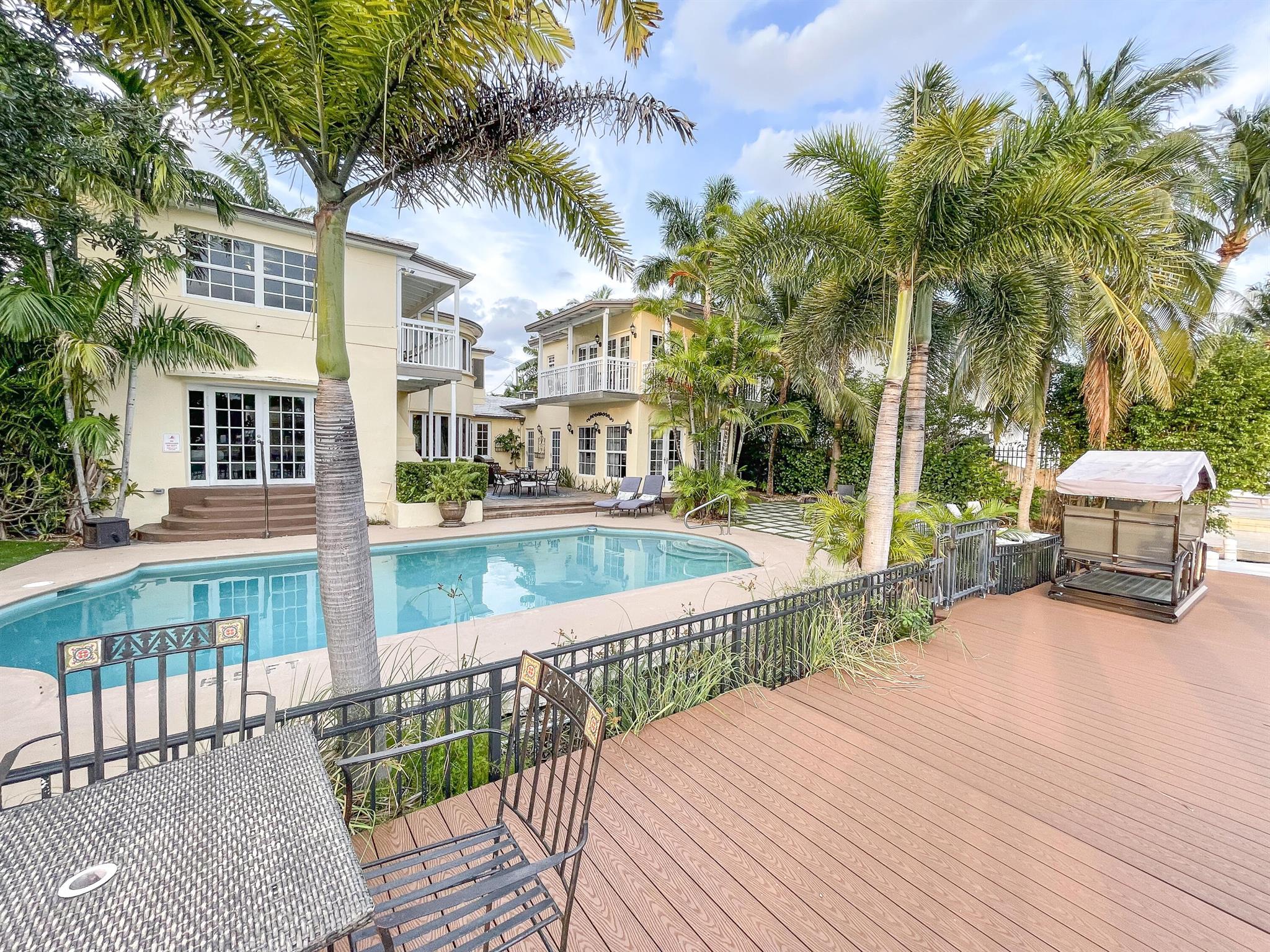 2300 Castilla Isle Isle Property Photo 6