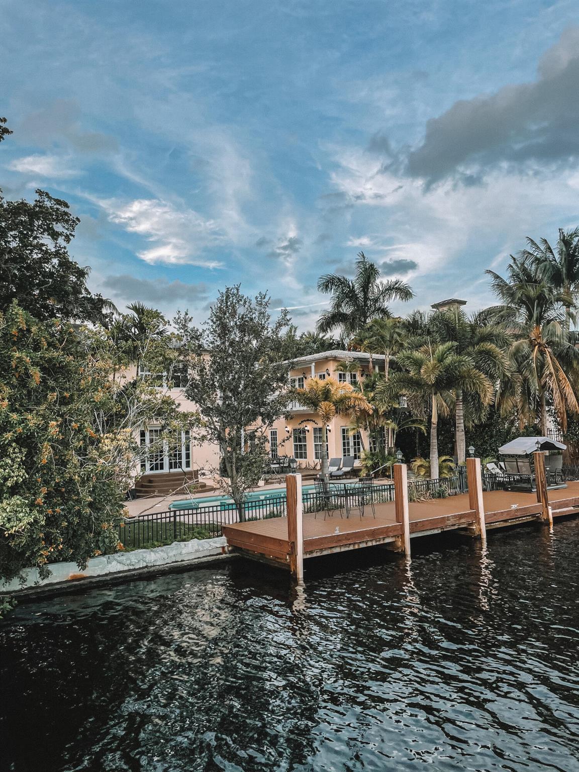 2300 Castilla Isle Isle Property Photo 9