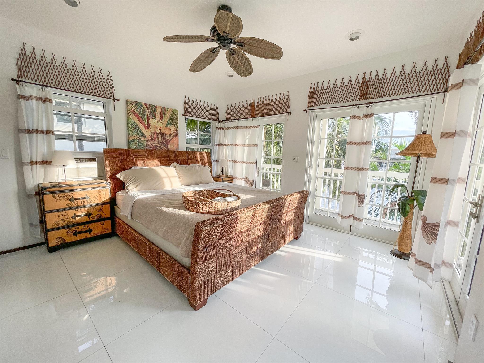 2300 Castilla Isle Isle Property Photo 16
