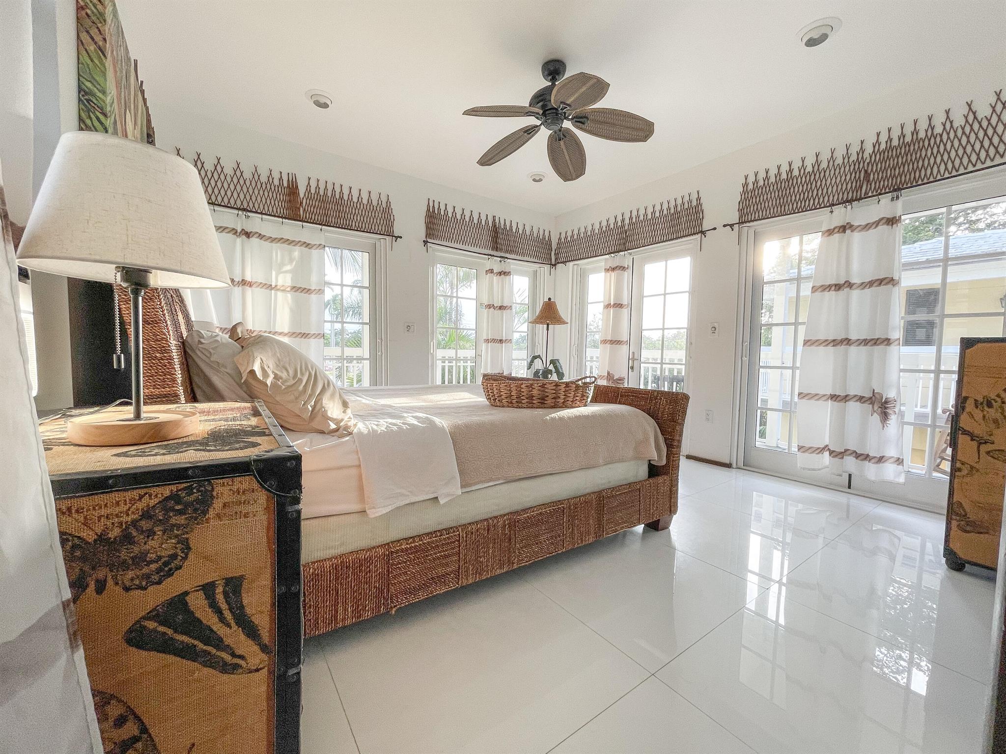 2300 Castilla Isle Isle Property Photo 17