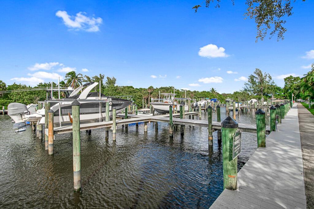 2704 Ne Treasure Cove Circle Property Photo 42