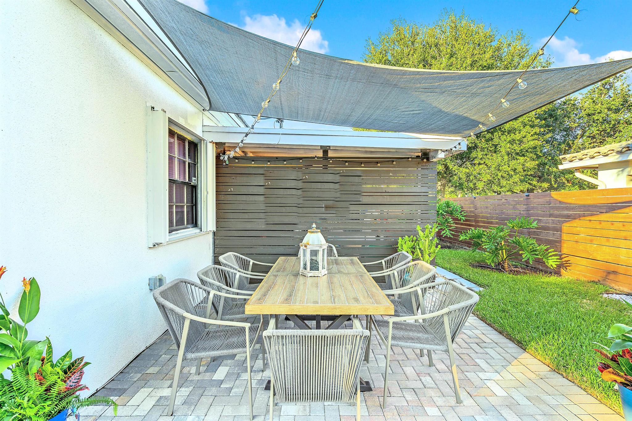300 35th Street Property Photo 8