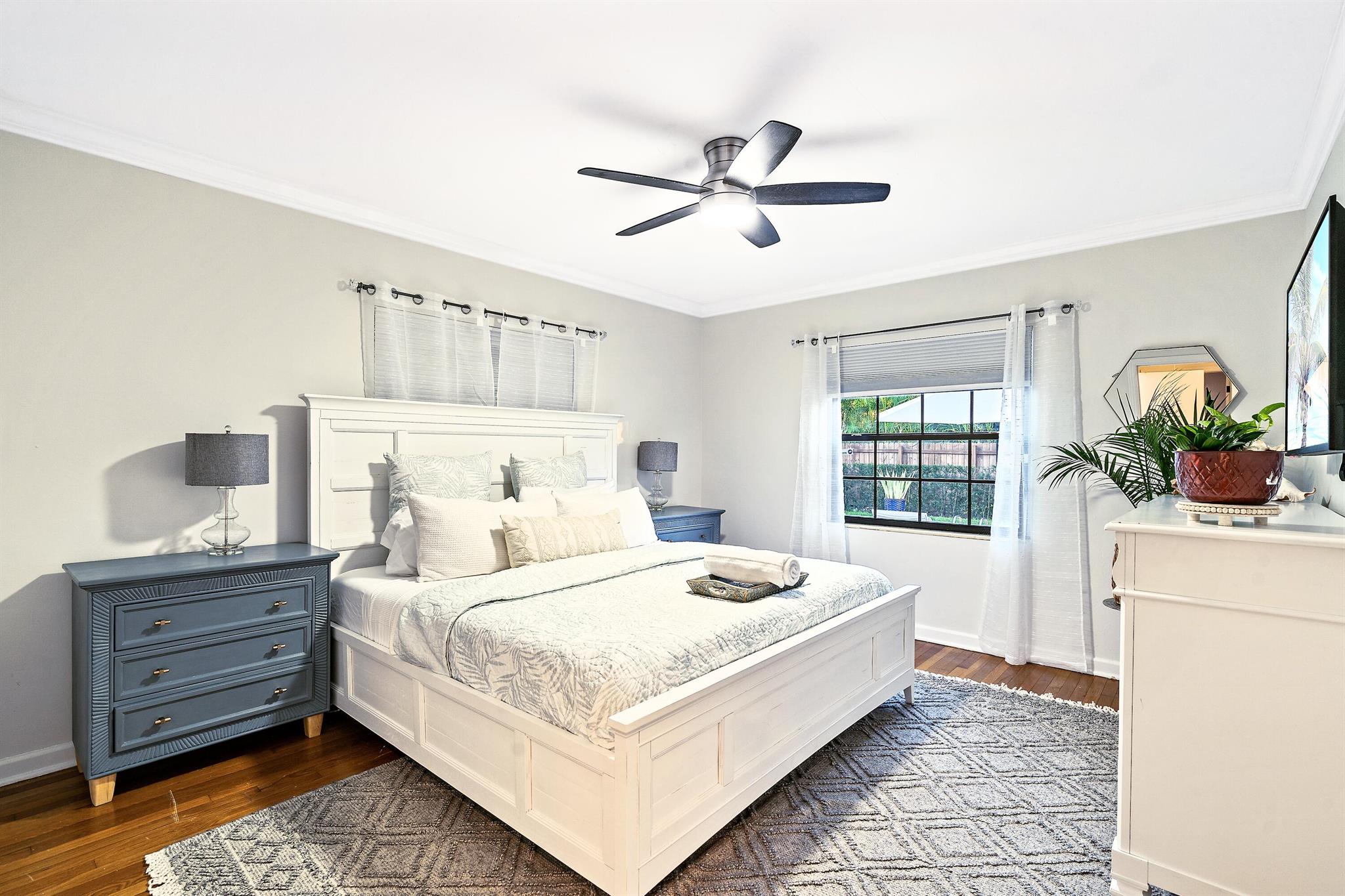 300 35th Street Property Photo 17