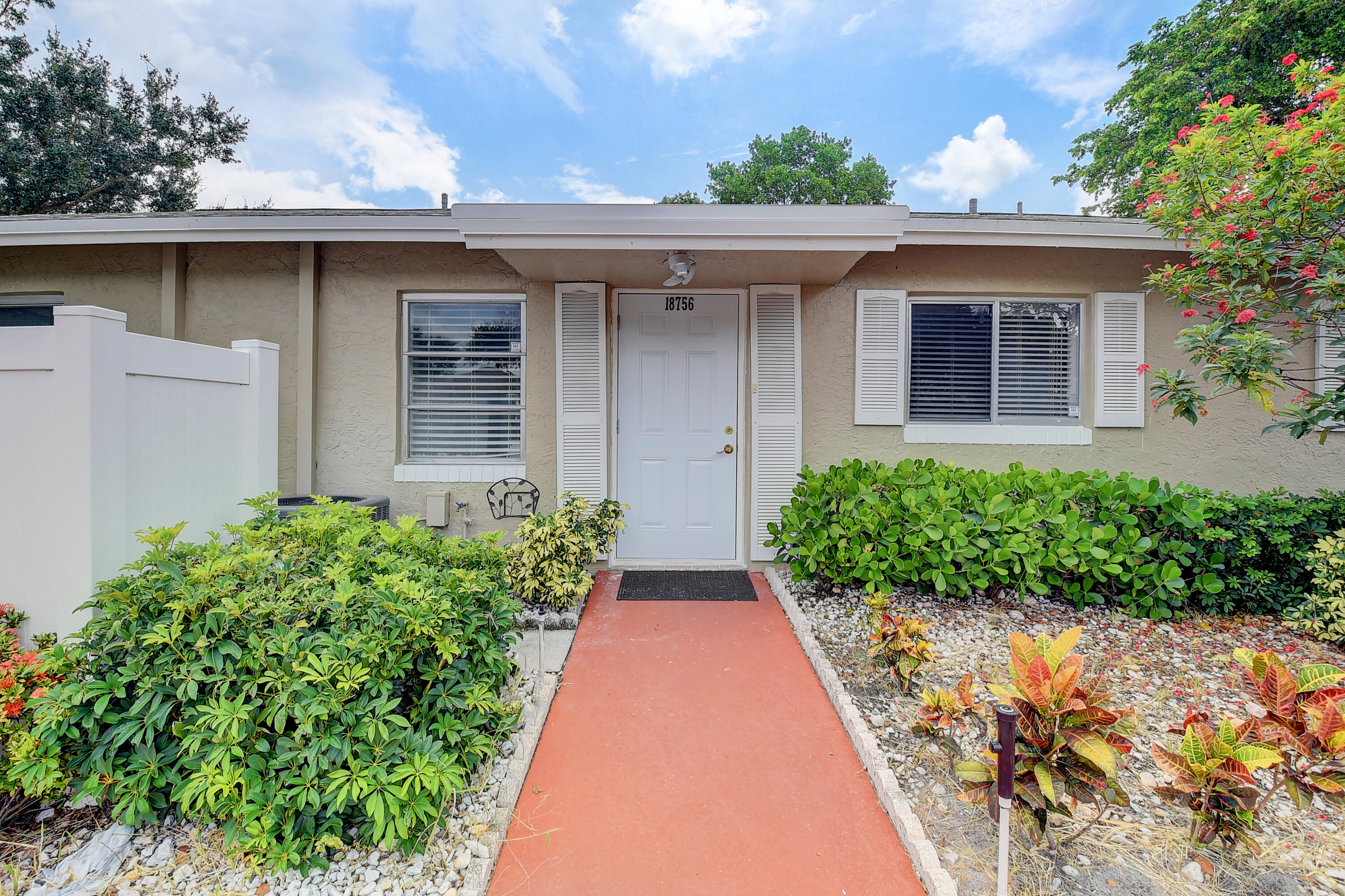 18756 Schooner Drive B Property Photo 1
