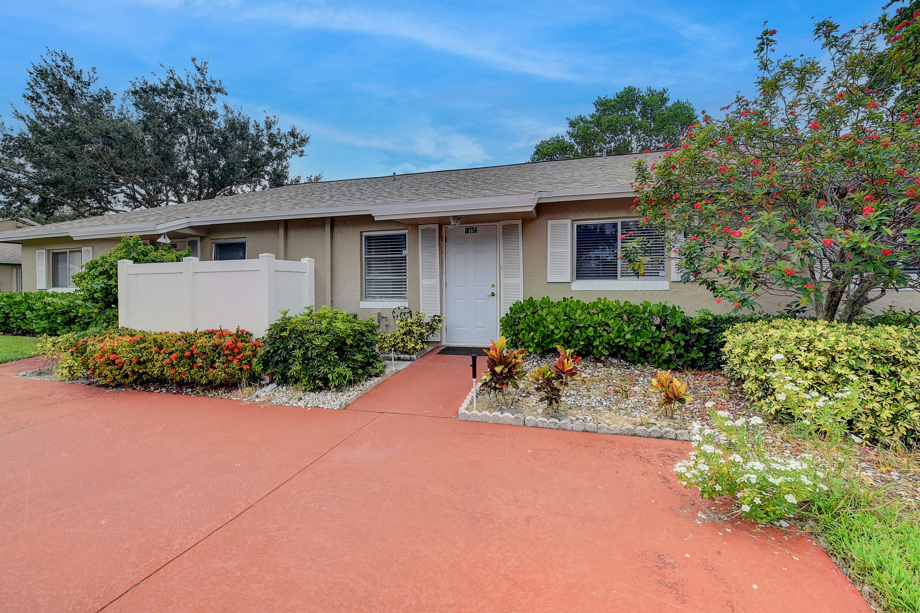 18756 Schooner Drive B Property Photo 3