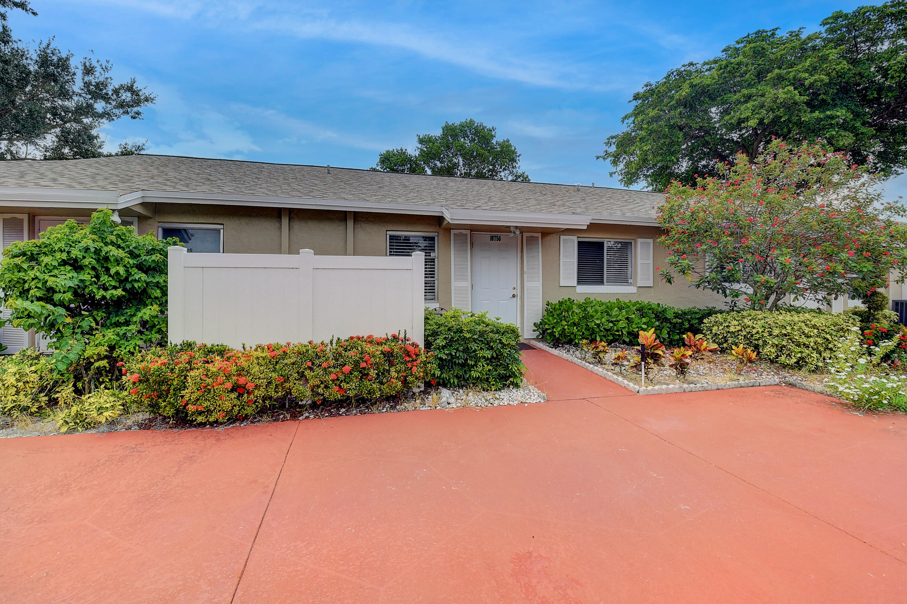 18756 Schooner Drive B Property Photo 4