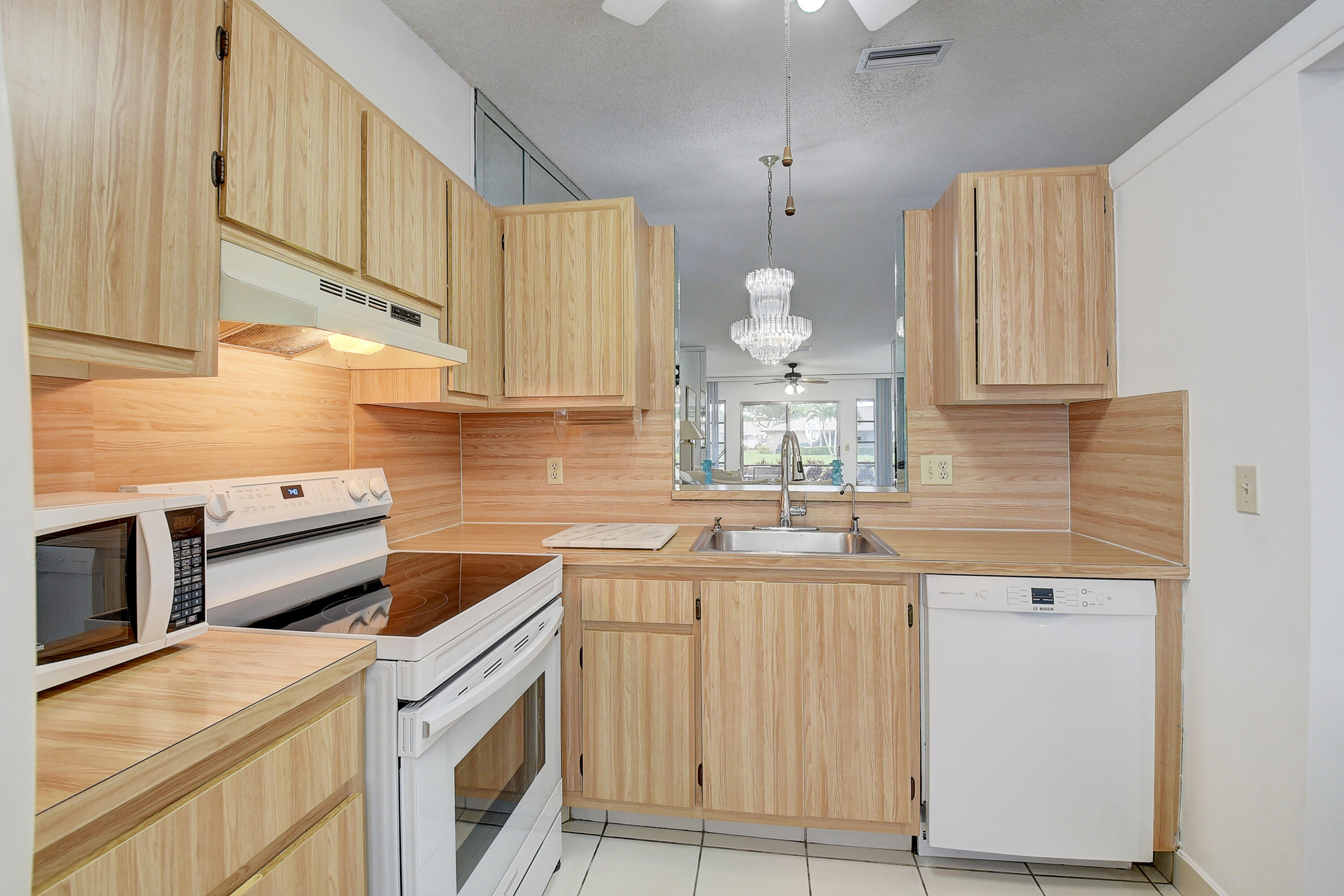 18756 Schooner Drive B Property Photo 12