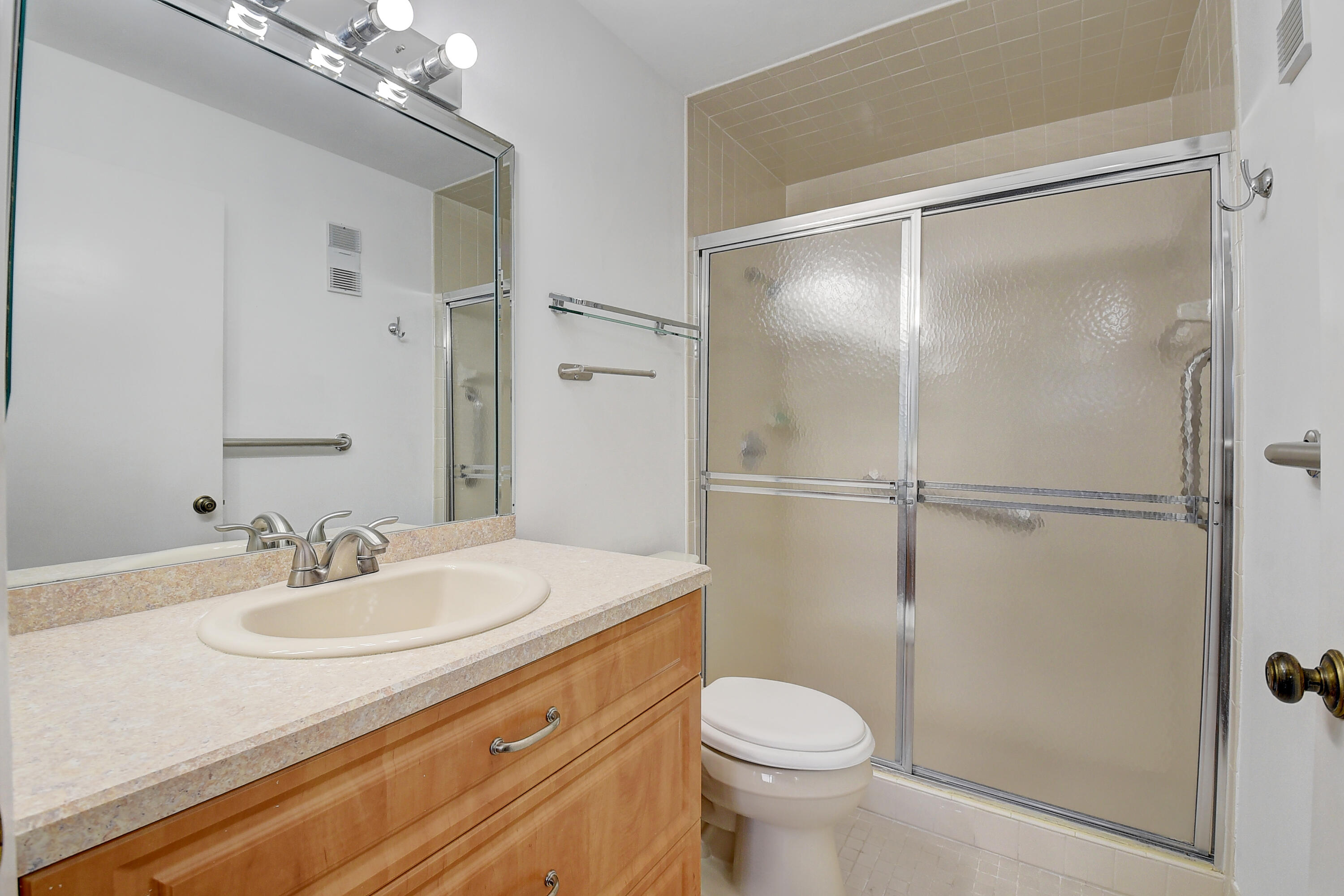 18756 Schooner Drive B Property Photo 16