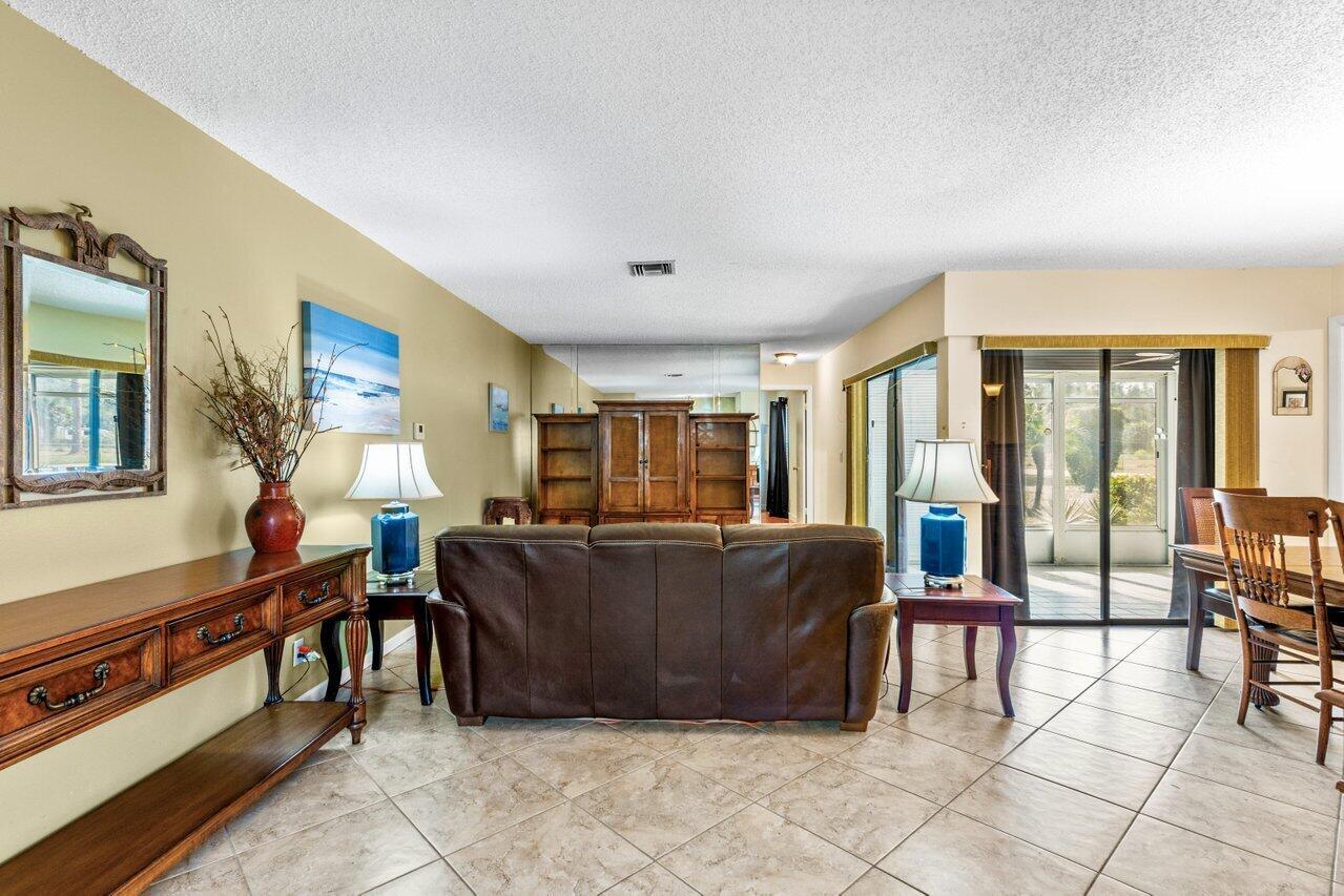 3709 Hertford Court Property Photo 4