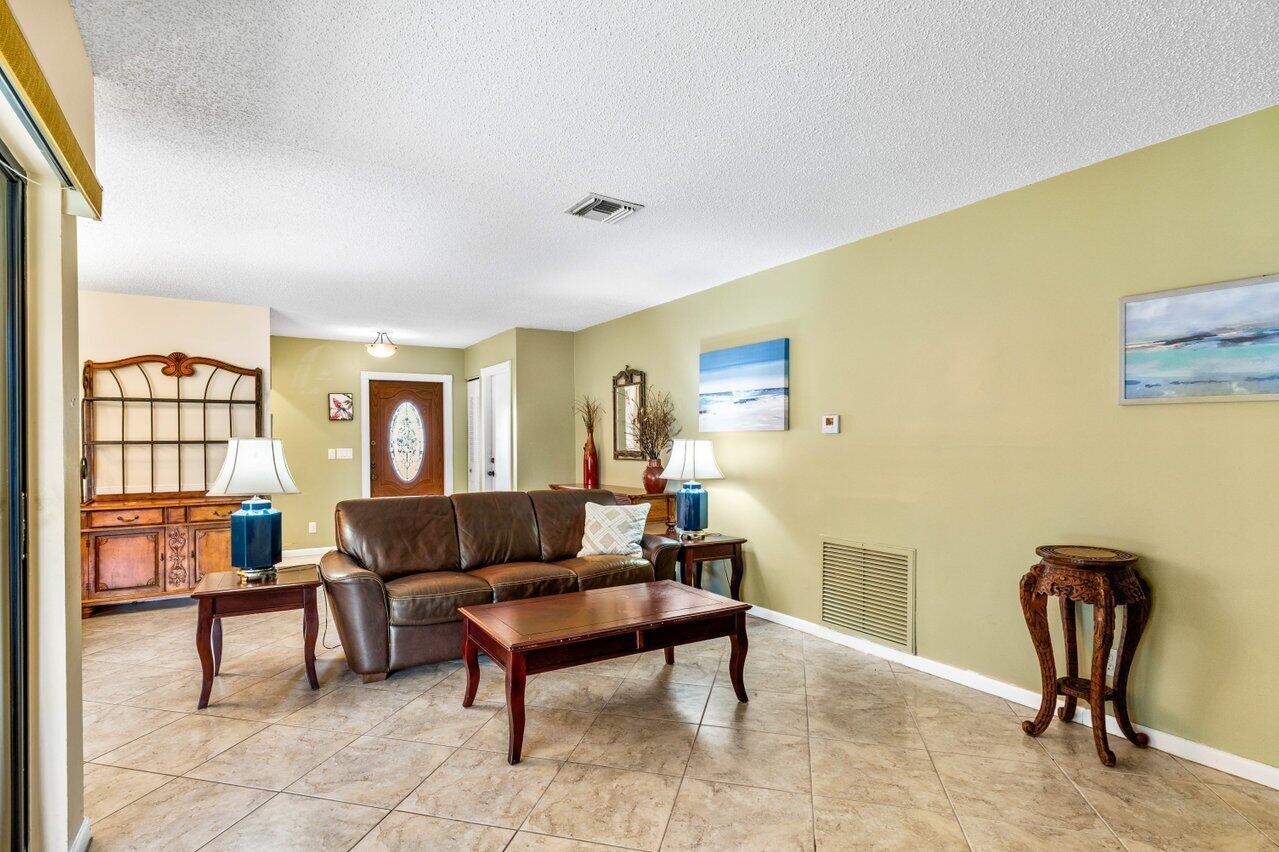 3709 Hertford Court Property Photo 7