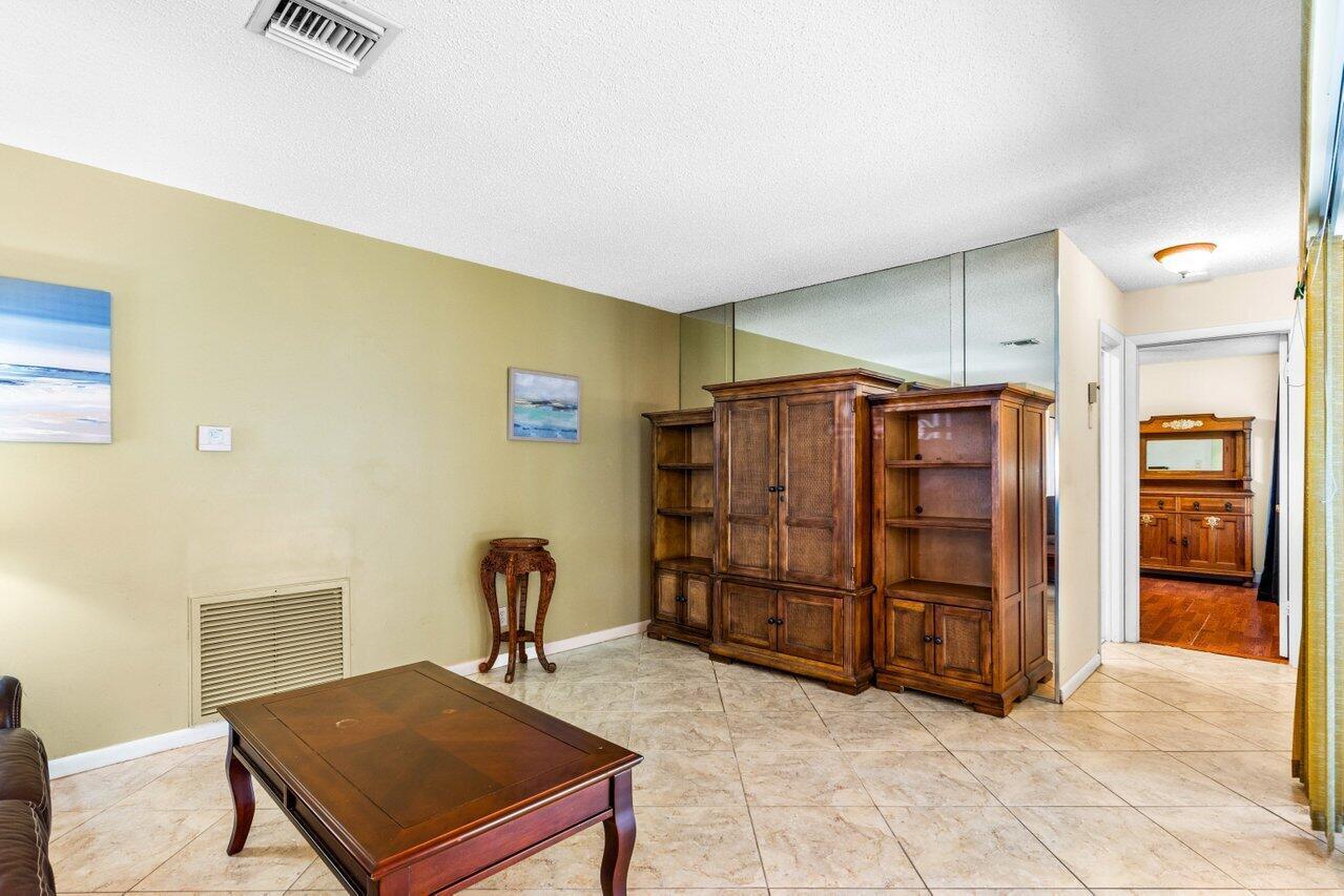 3709 Hertford Court Property Photo 8