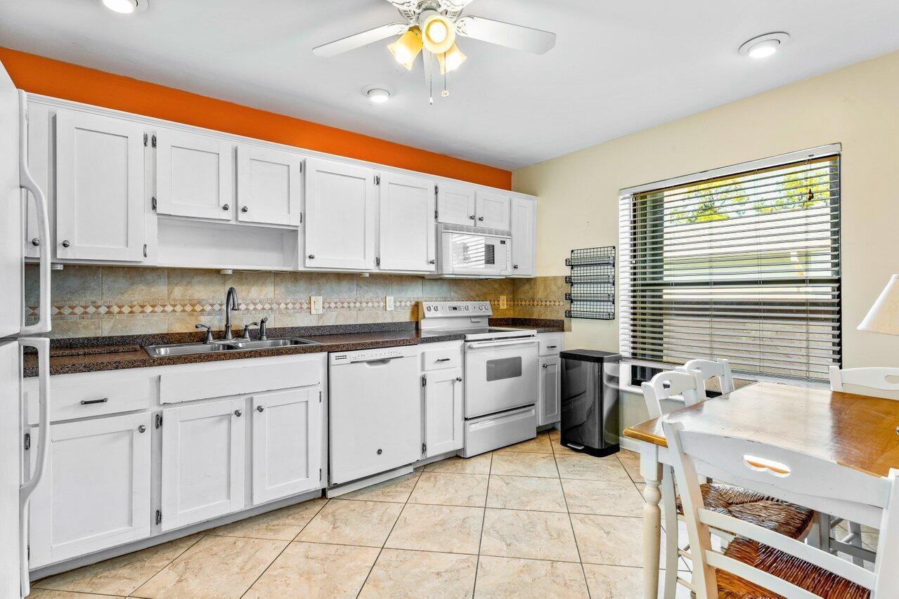 3709 Hertford Court Property Photo 9