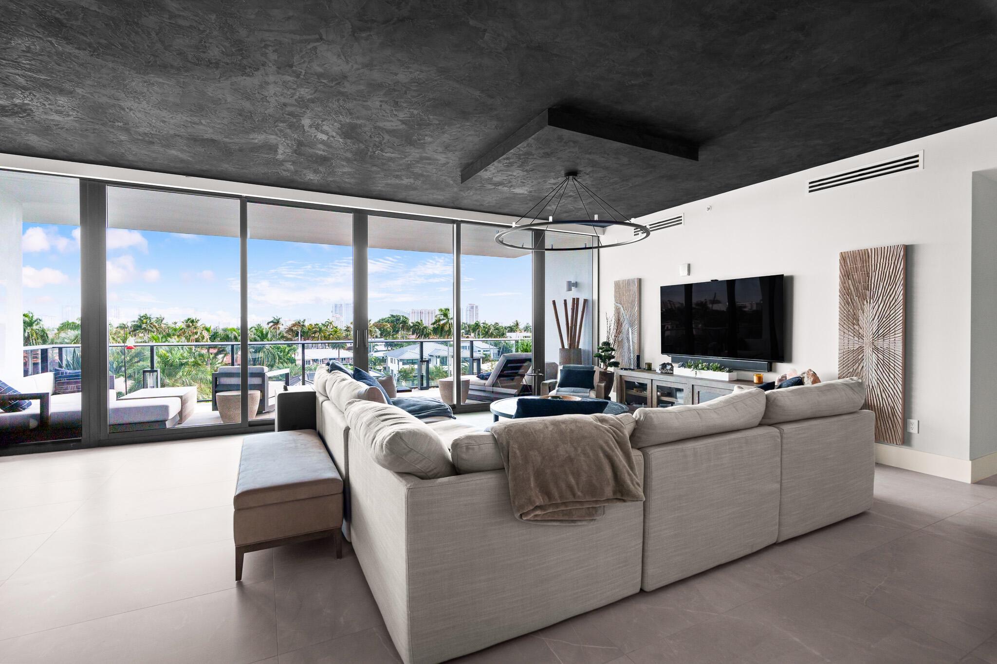 160 Marina Bay Ph3 Property Photo 5