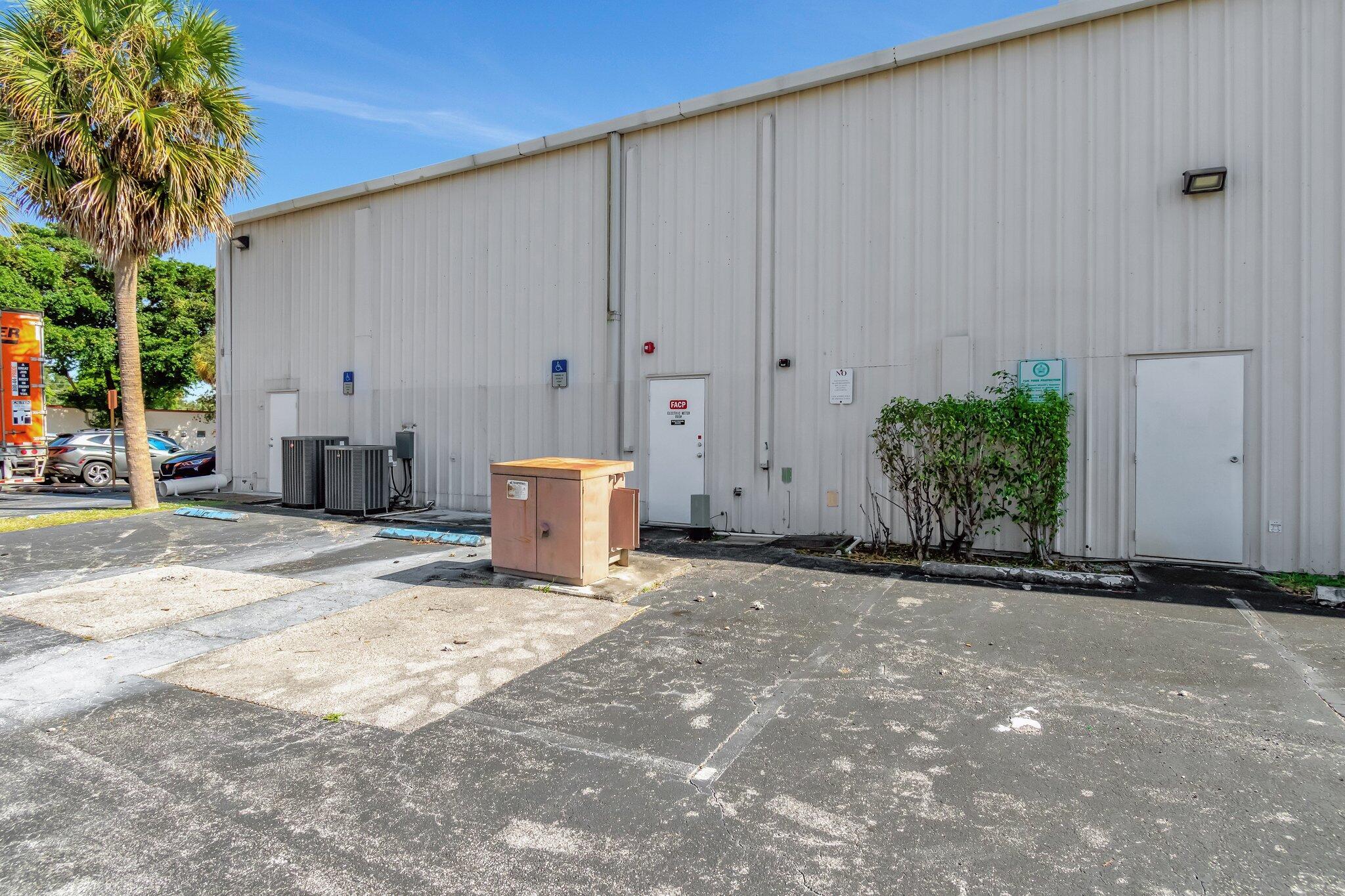 198 Lock Road Property Photo 32