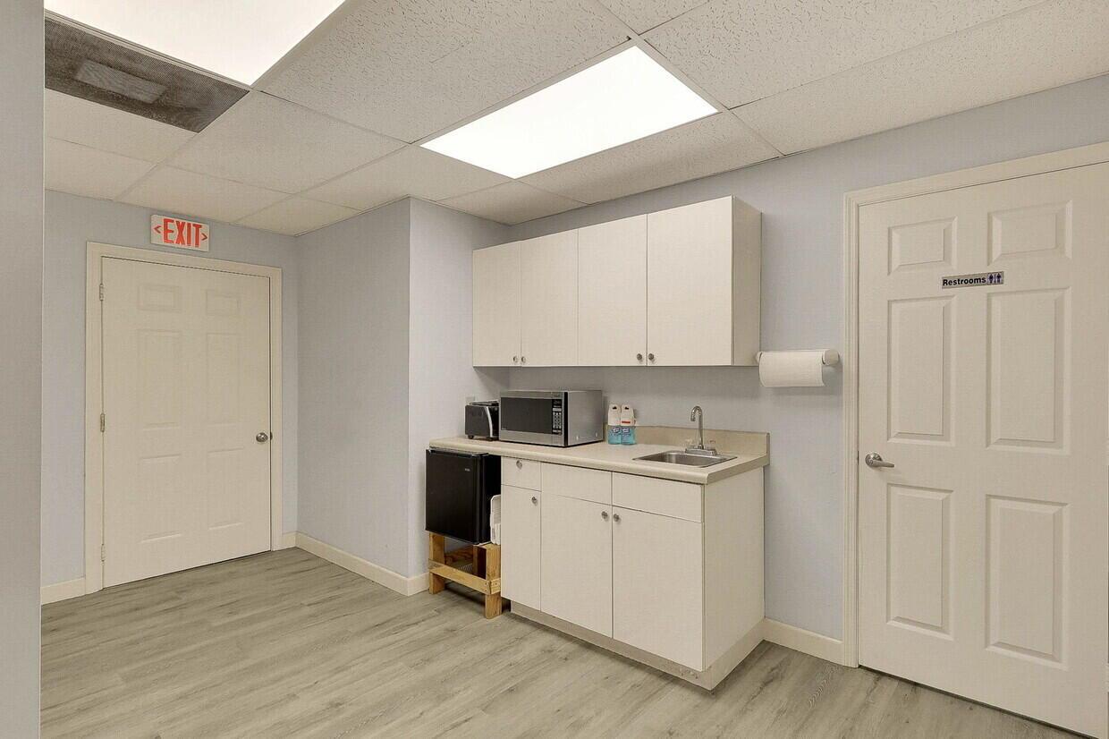 3825 Investment Lane 2-3 Property Photo 5