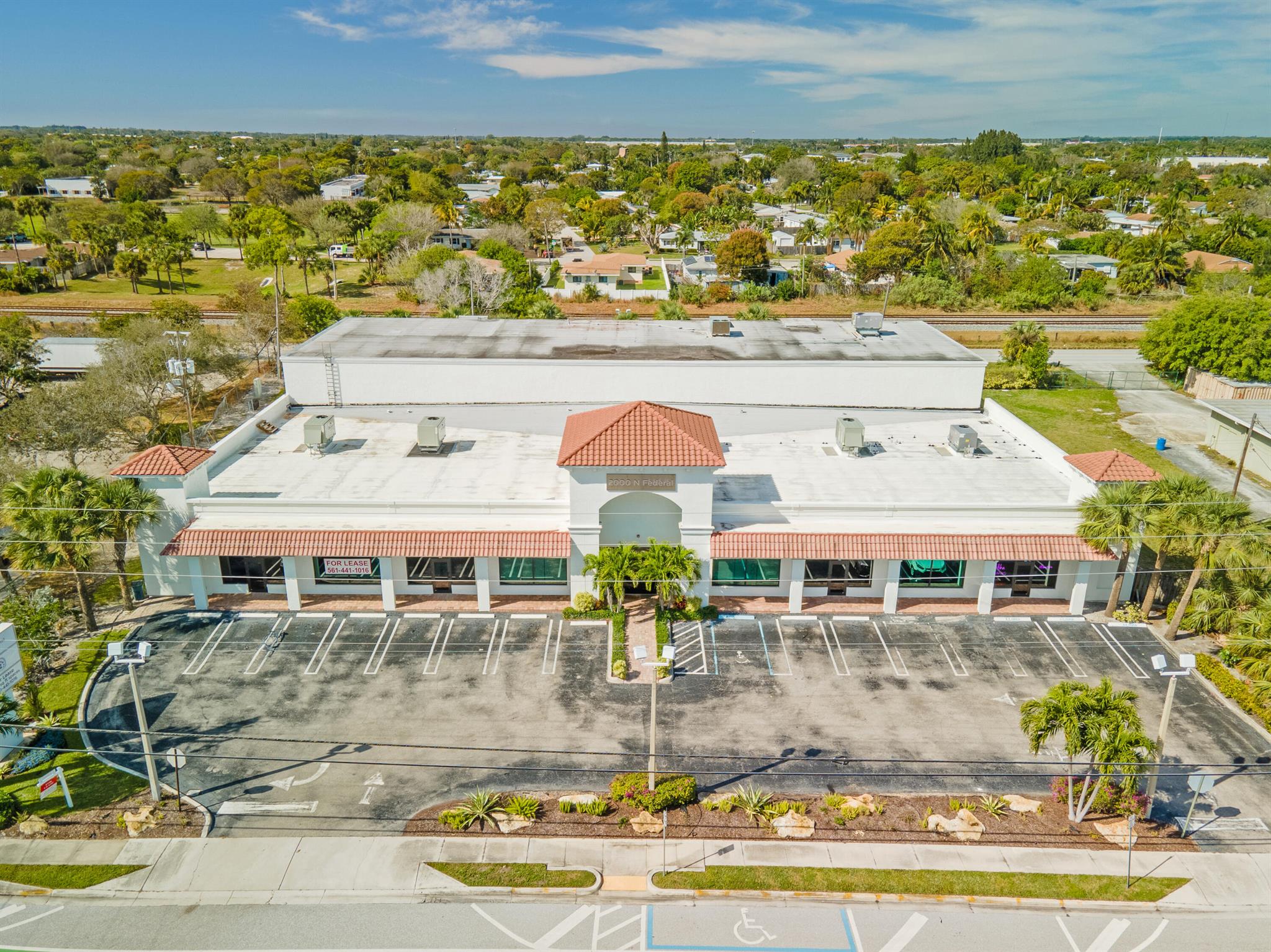 2000 N Federal Highway Property Photo 1