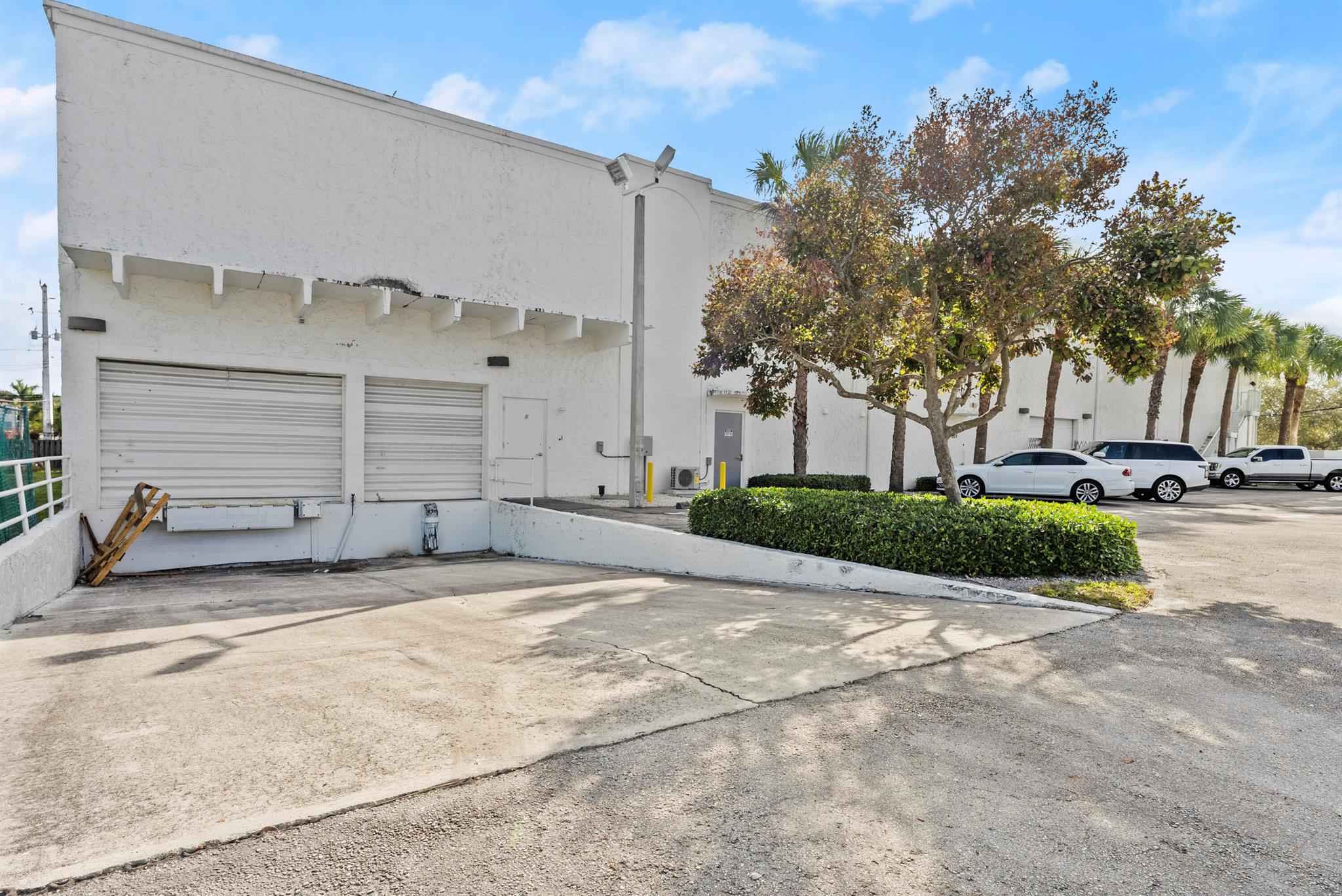 2000 N Federal Highway Property Photo 8