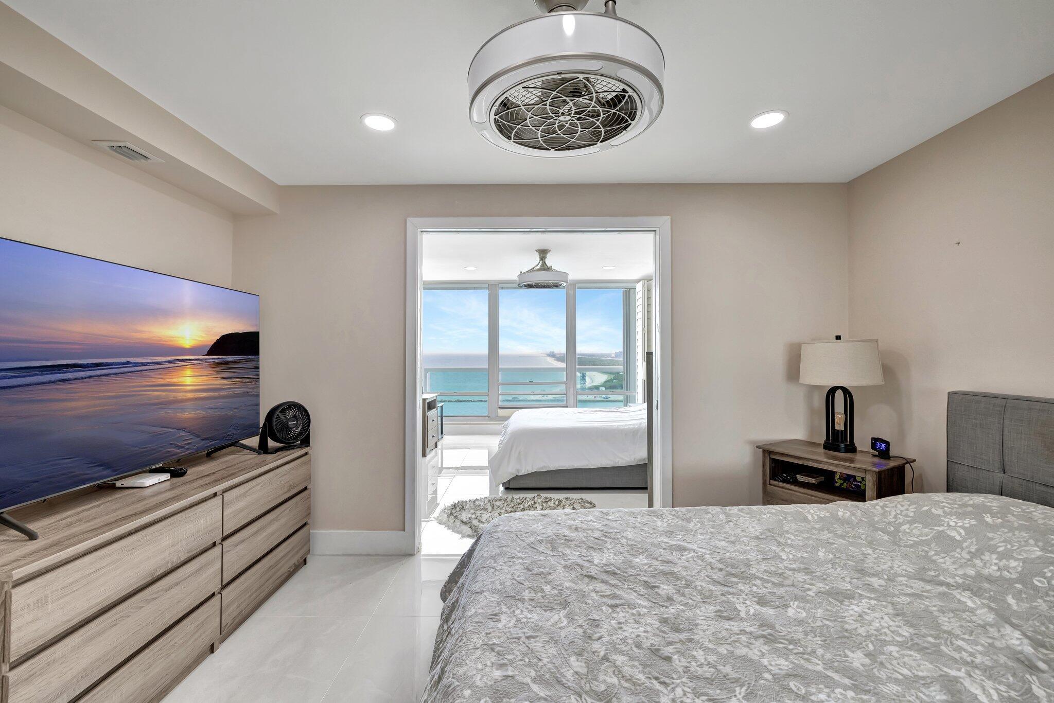 2100 S Ocean Lane 1704 Property Photo 5