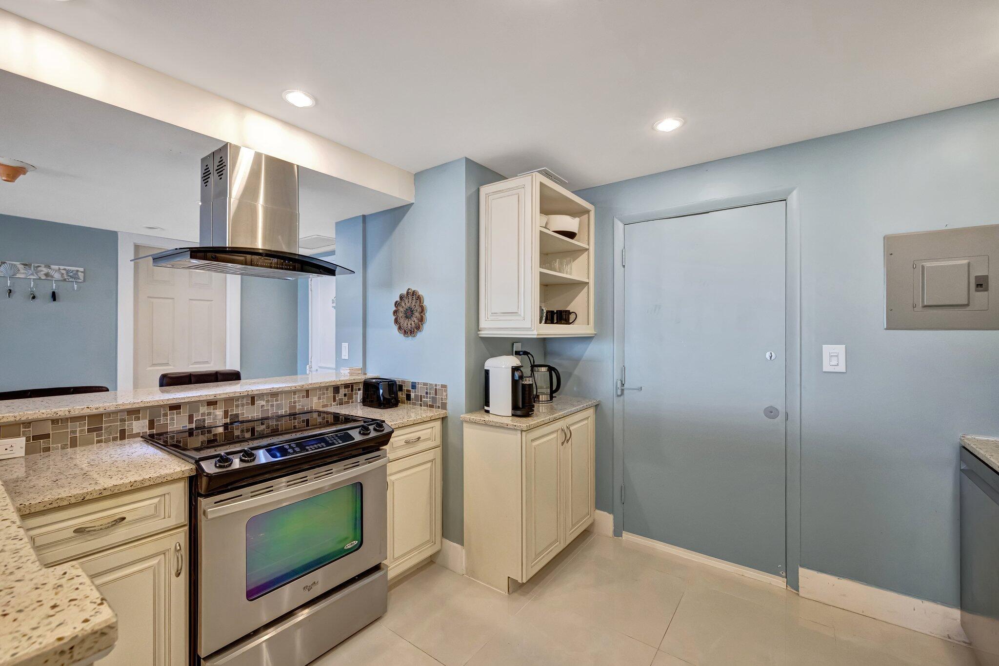 2100 S Ocean Lane 1704 Property Photo 8