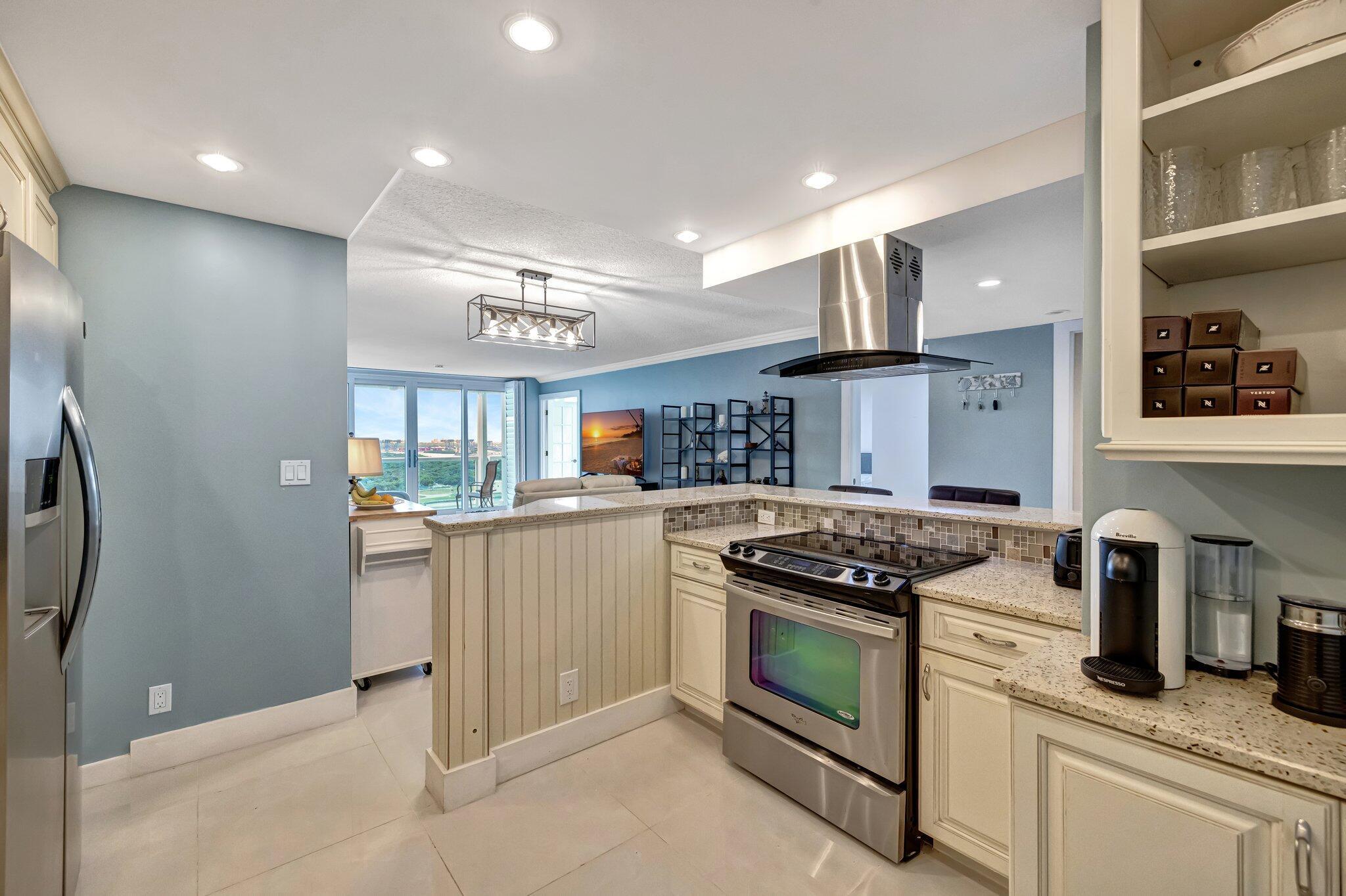 2100 S Ocean Lane 1704 Property Photo 9