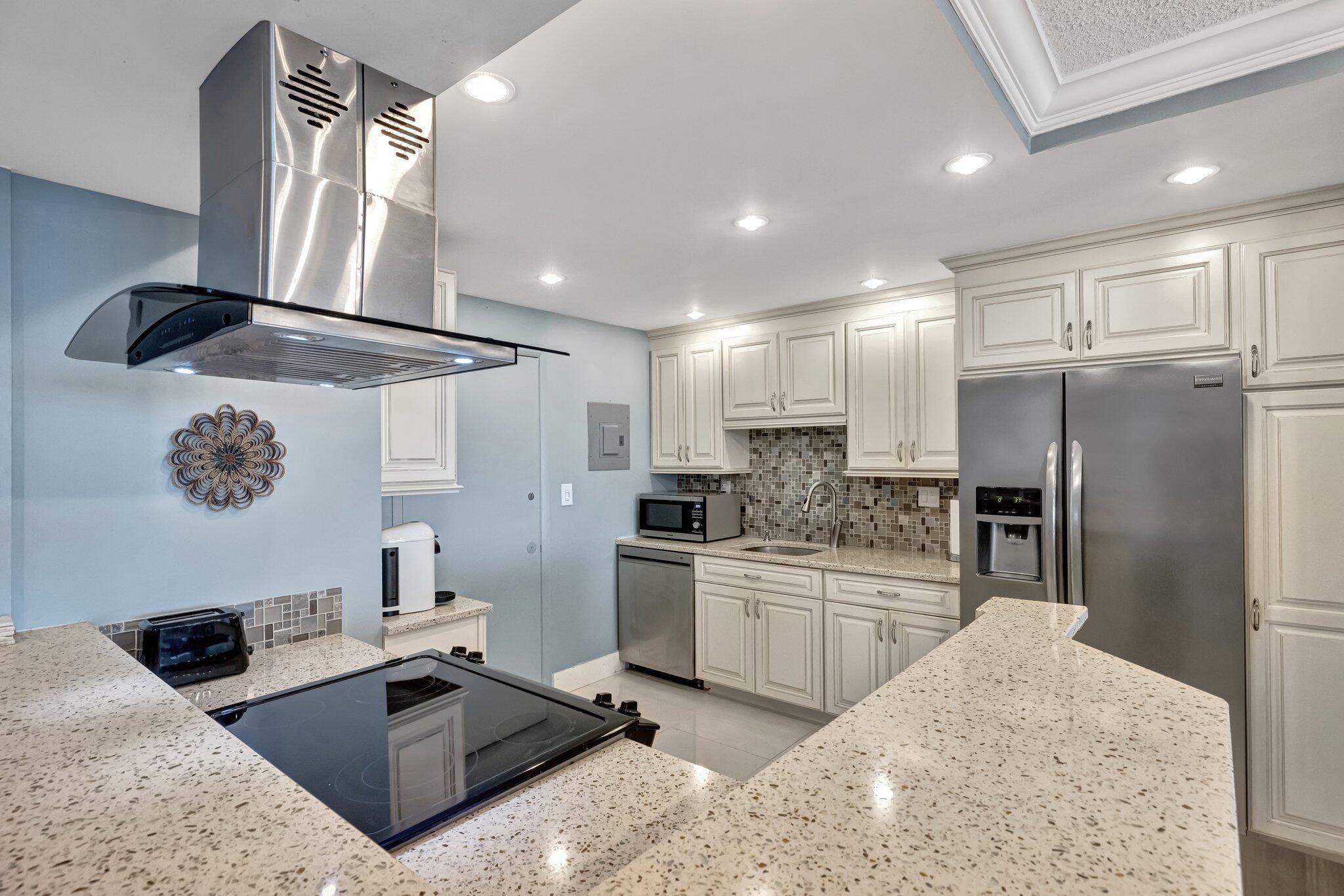 2100 S Ocean Lane 1704 Property Photo 10