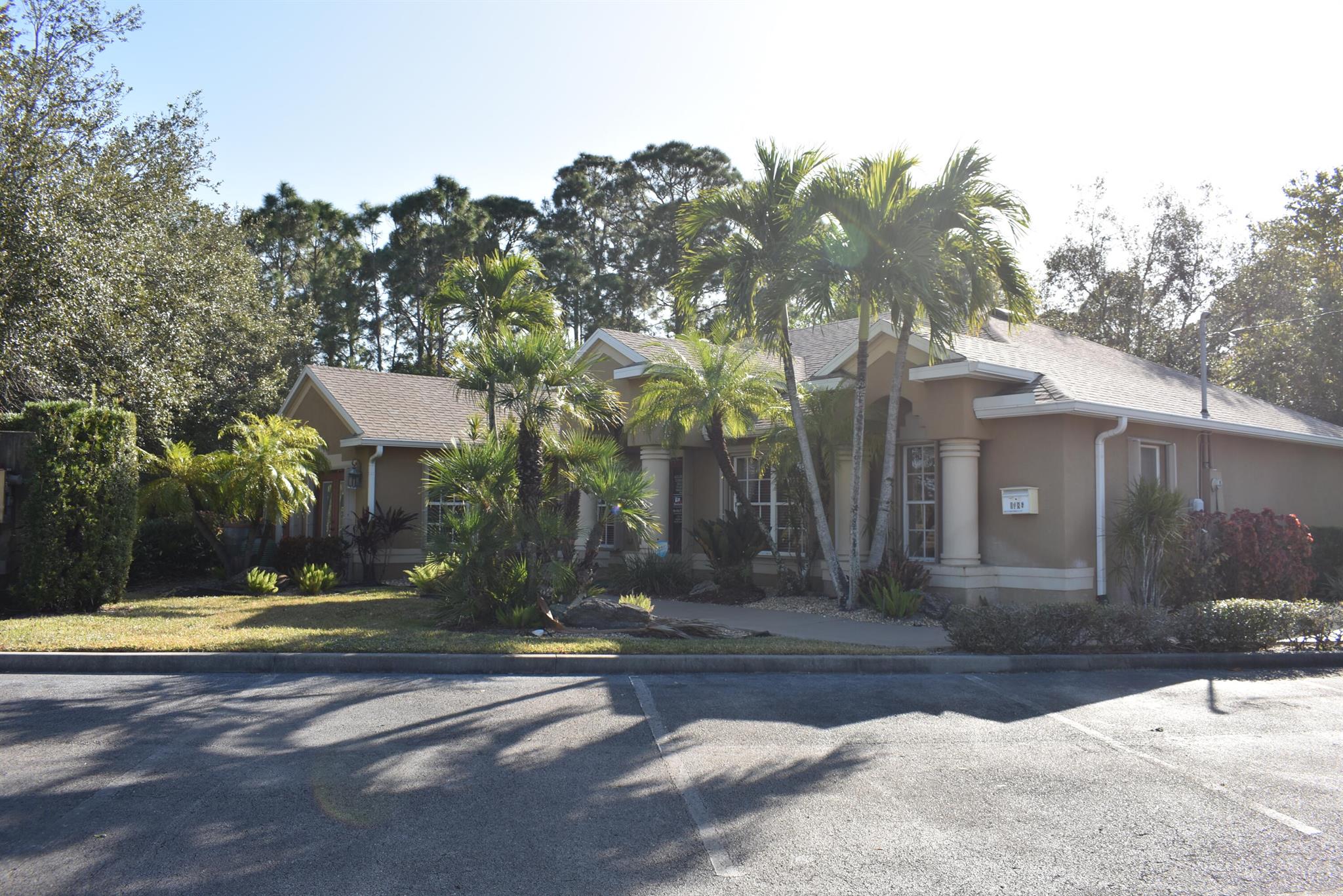 1186 Sw Gatlin Boulevard Property Photo 2