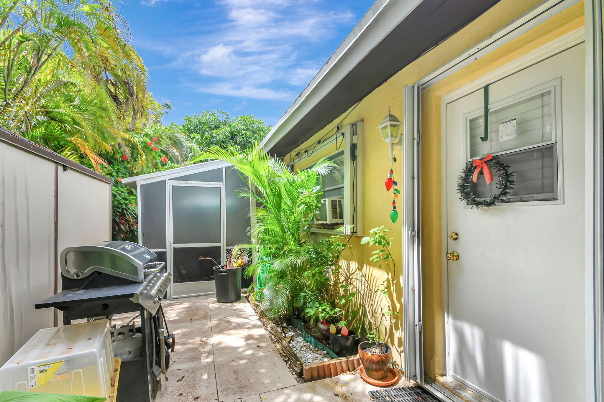 1853 Service Road Property Photo 22