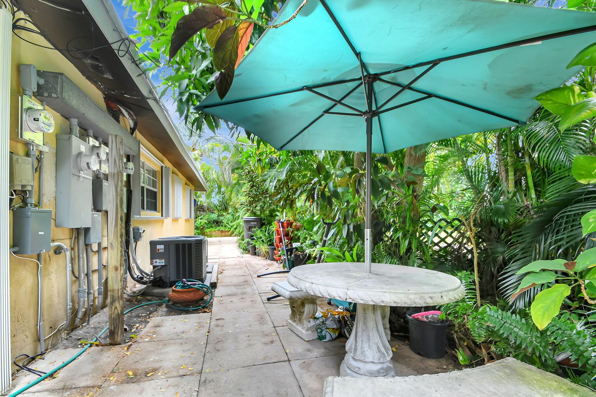 1853 Service Road Property Photo 39