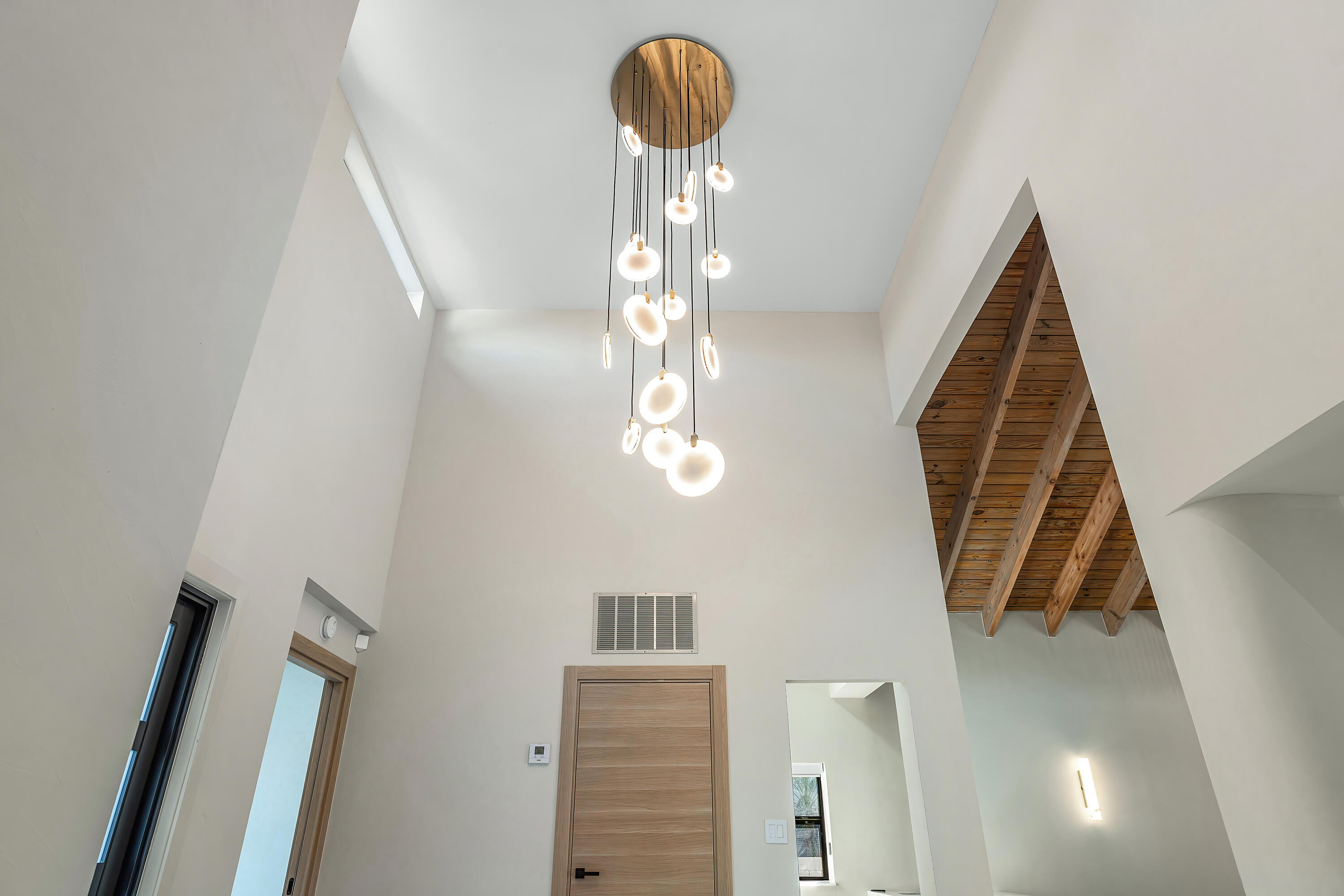 425 Coral Way Property Photo 9