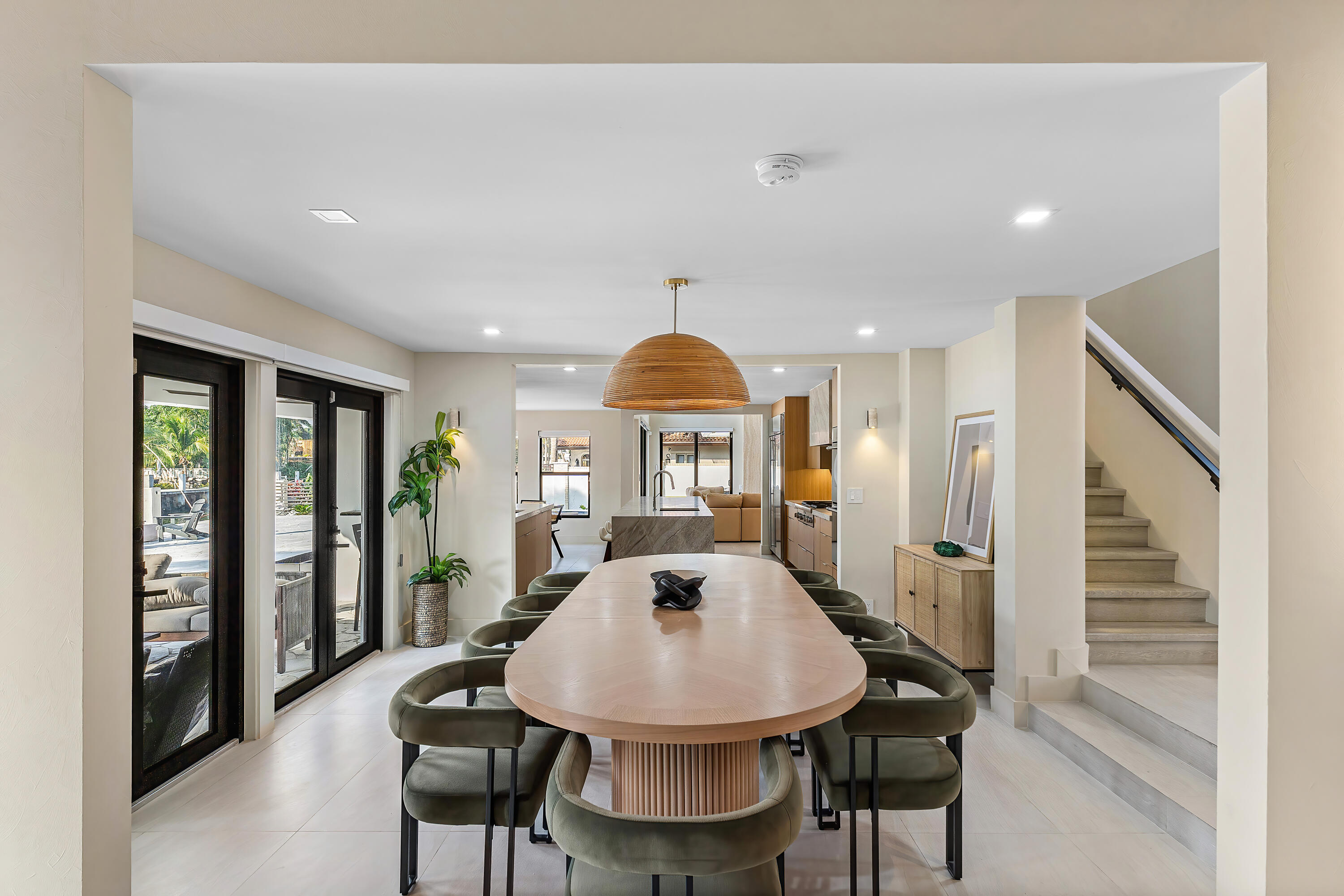425 Coral Way Property Photo 19