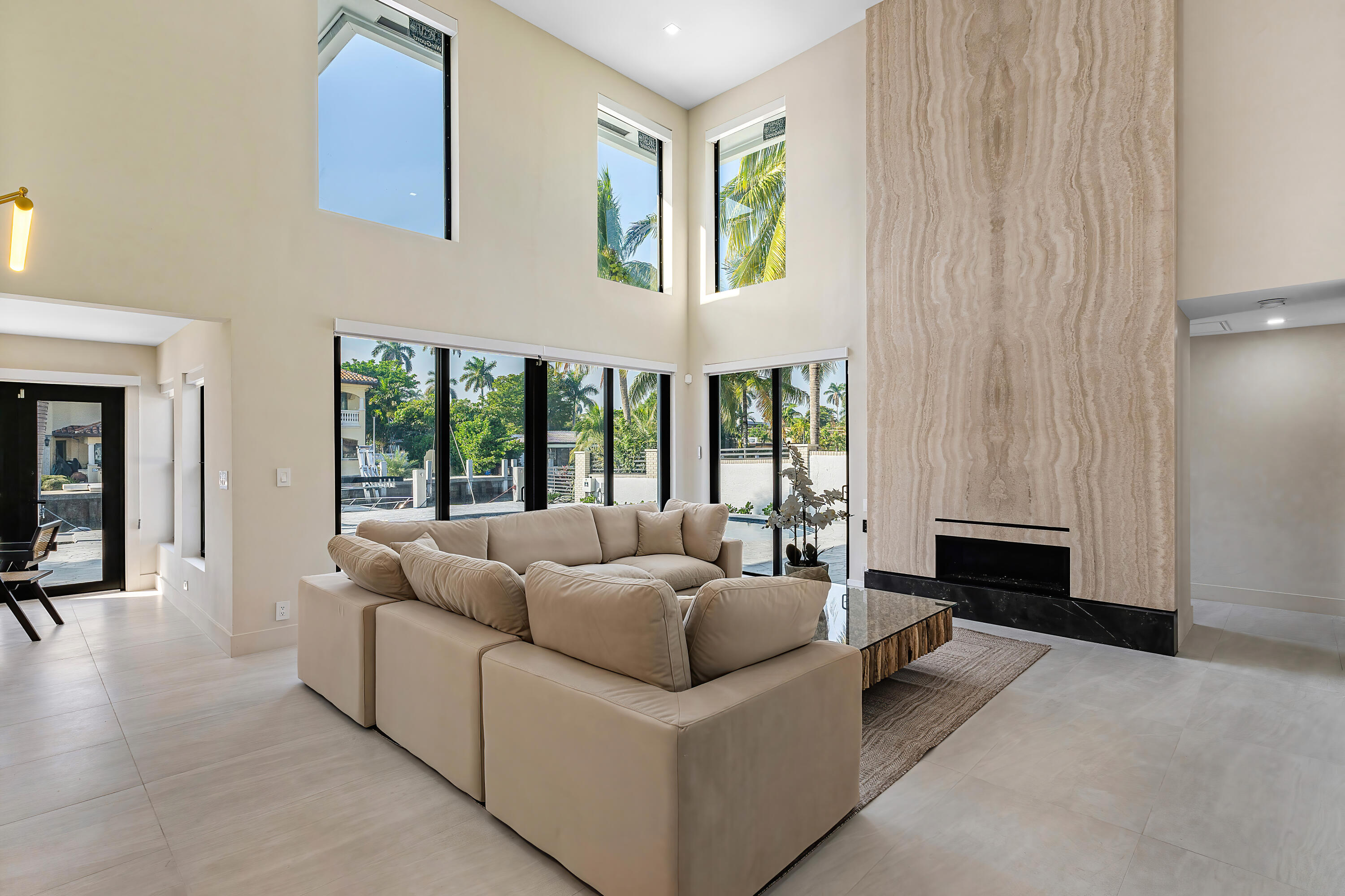 425 Coral Way Property Photo 29