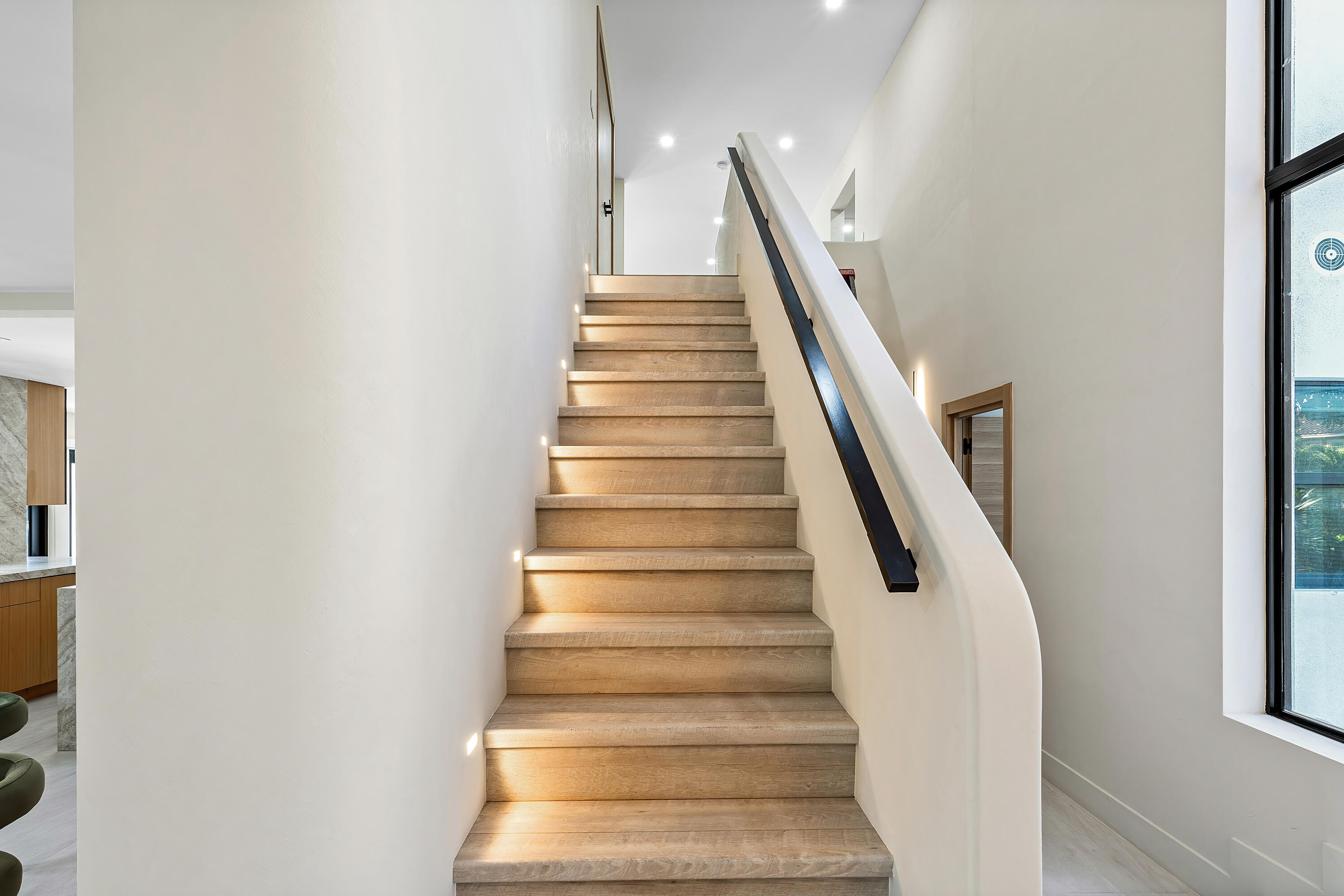 425 Coral Way Property Photo 39