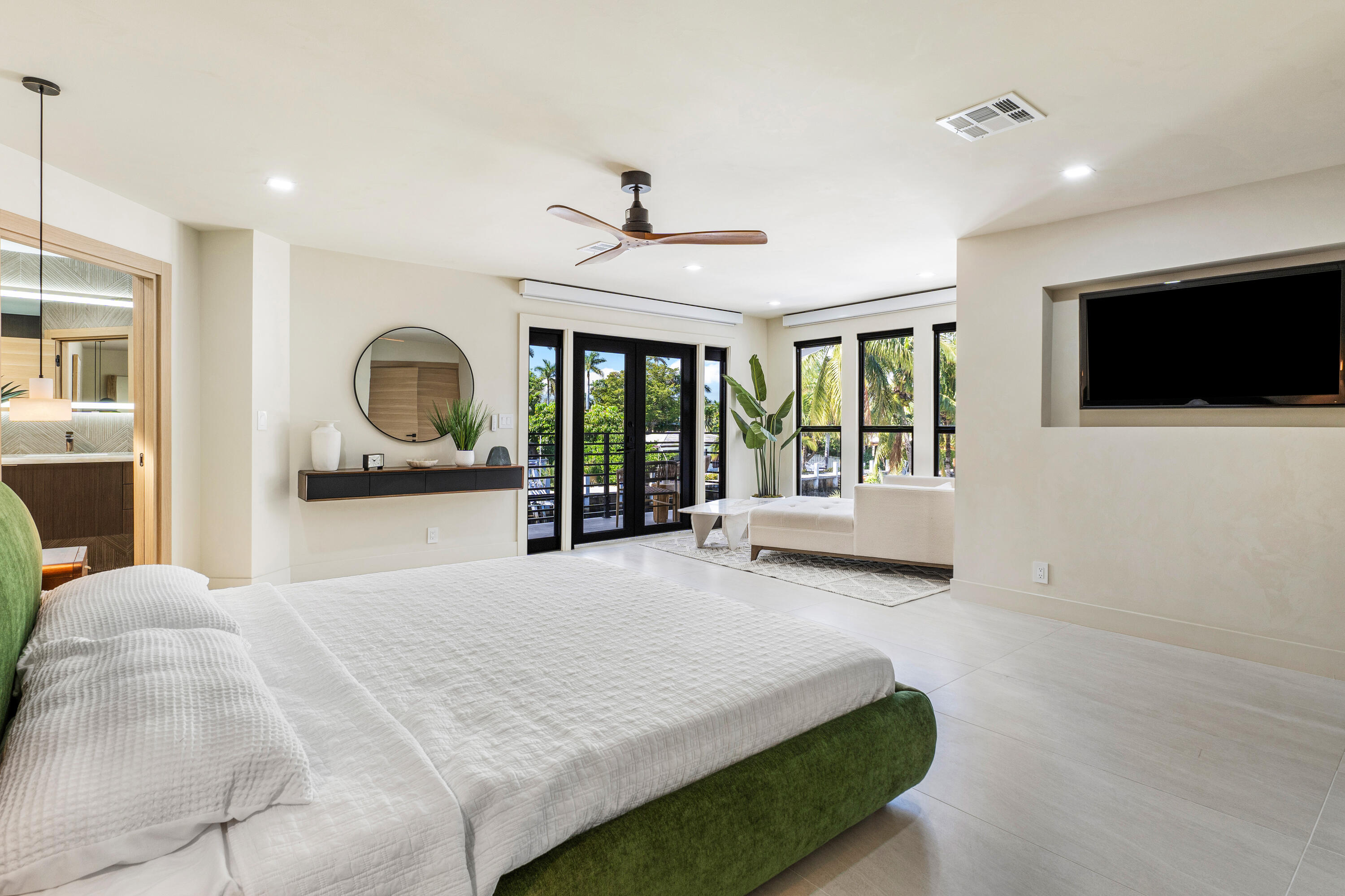 425 Coral Way Property Photo 48