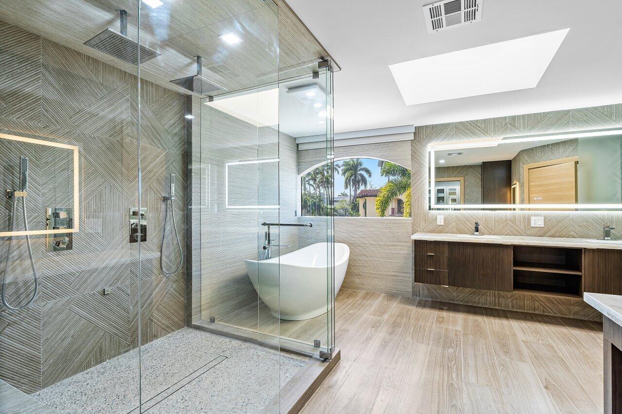 425 Coral Way Property Photo 51