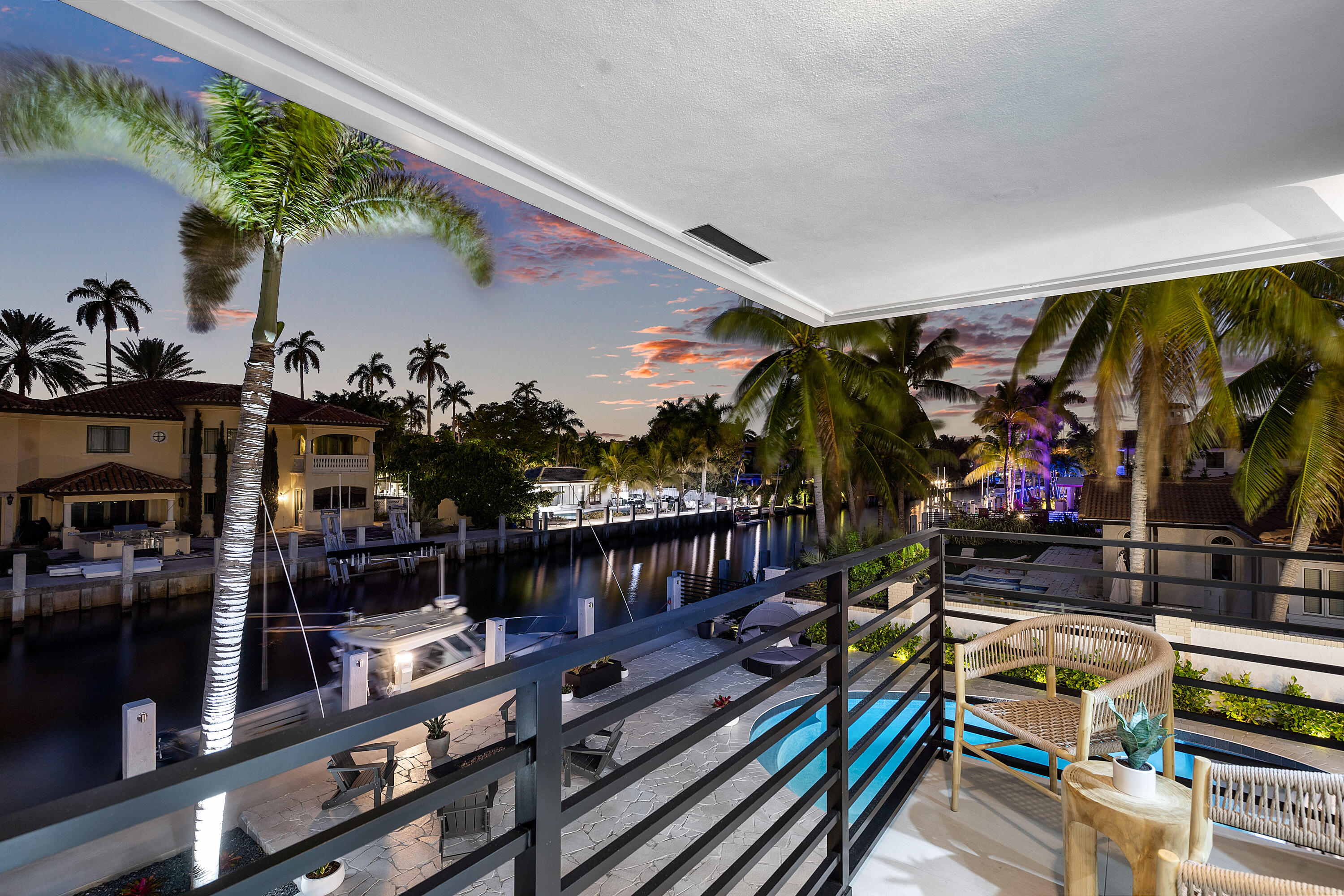 425 Coral Way Property Photo 57