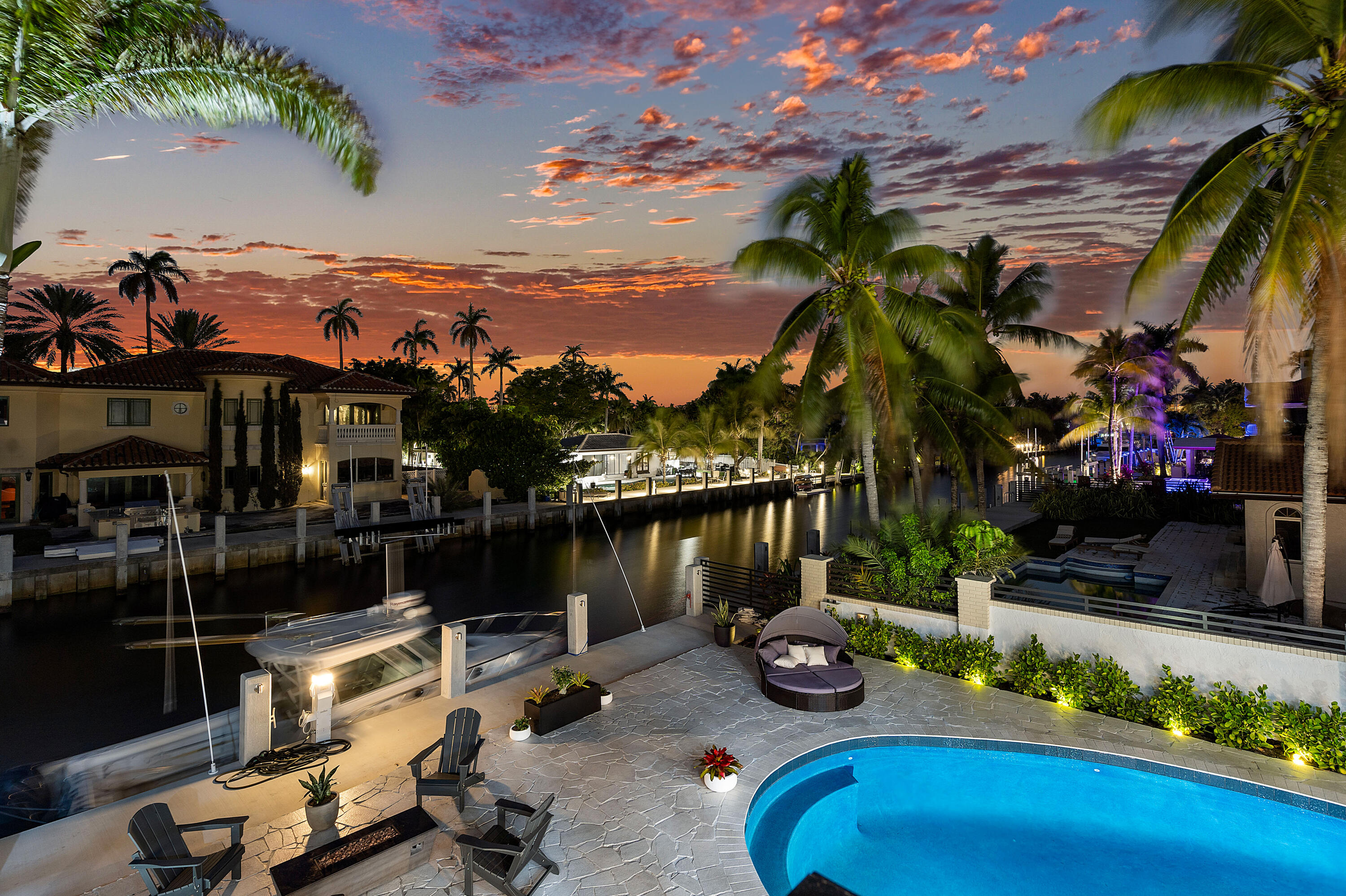 425 Coral Way Property Photo 59