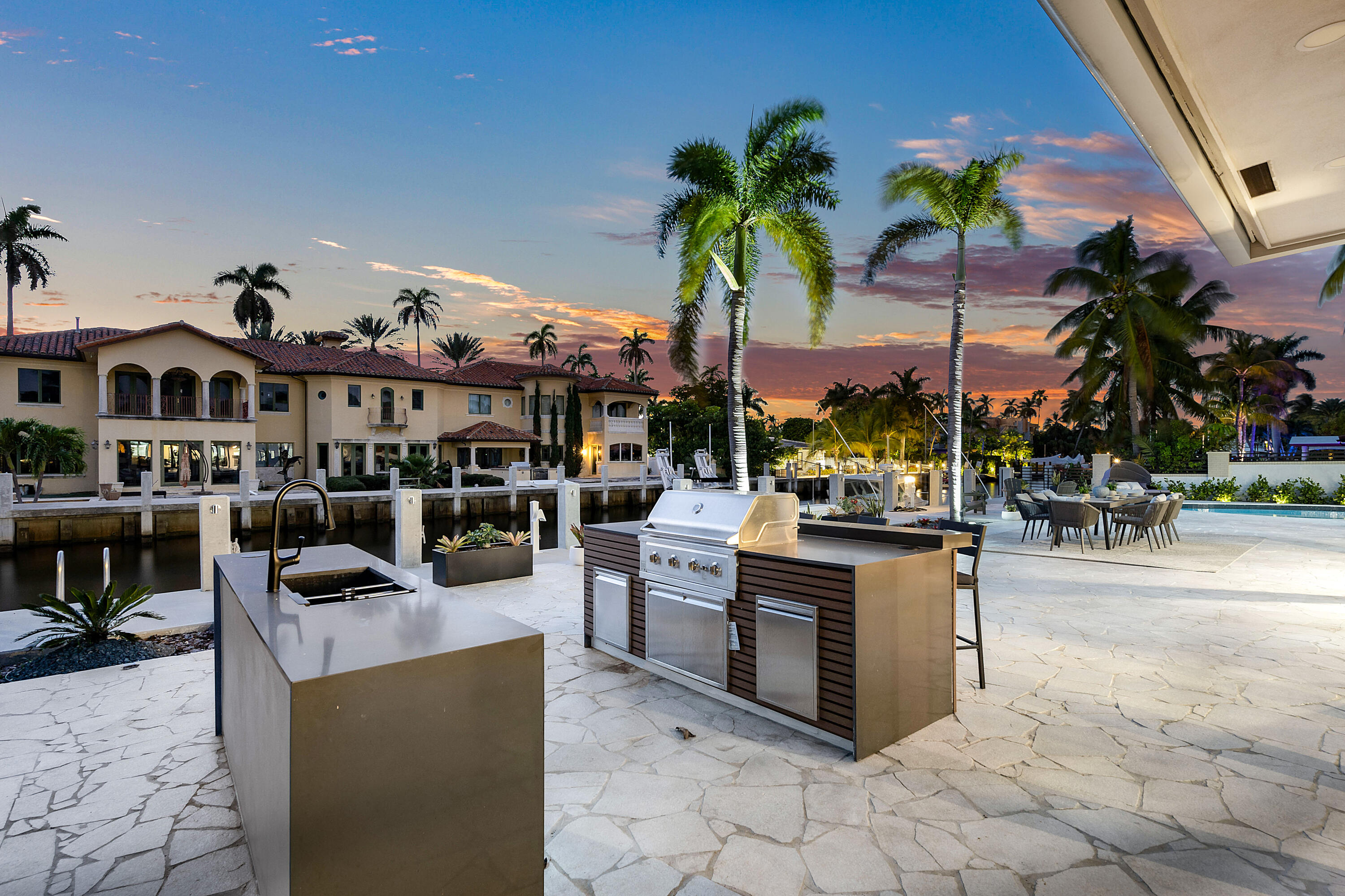 425 Coral Way Property Photo 62
