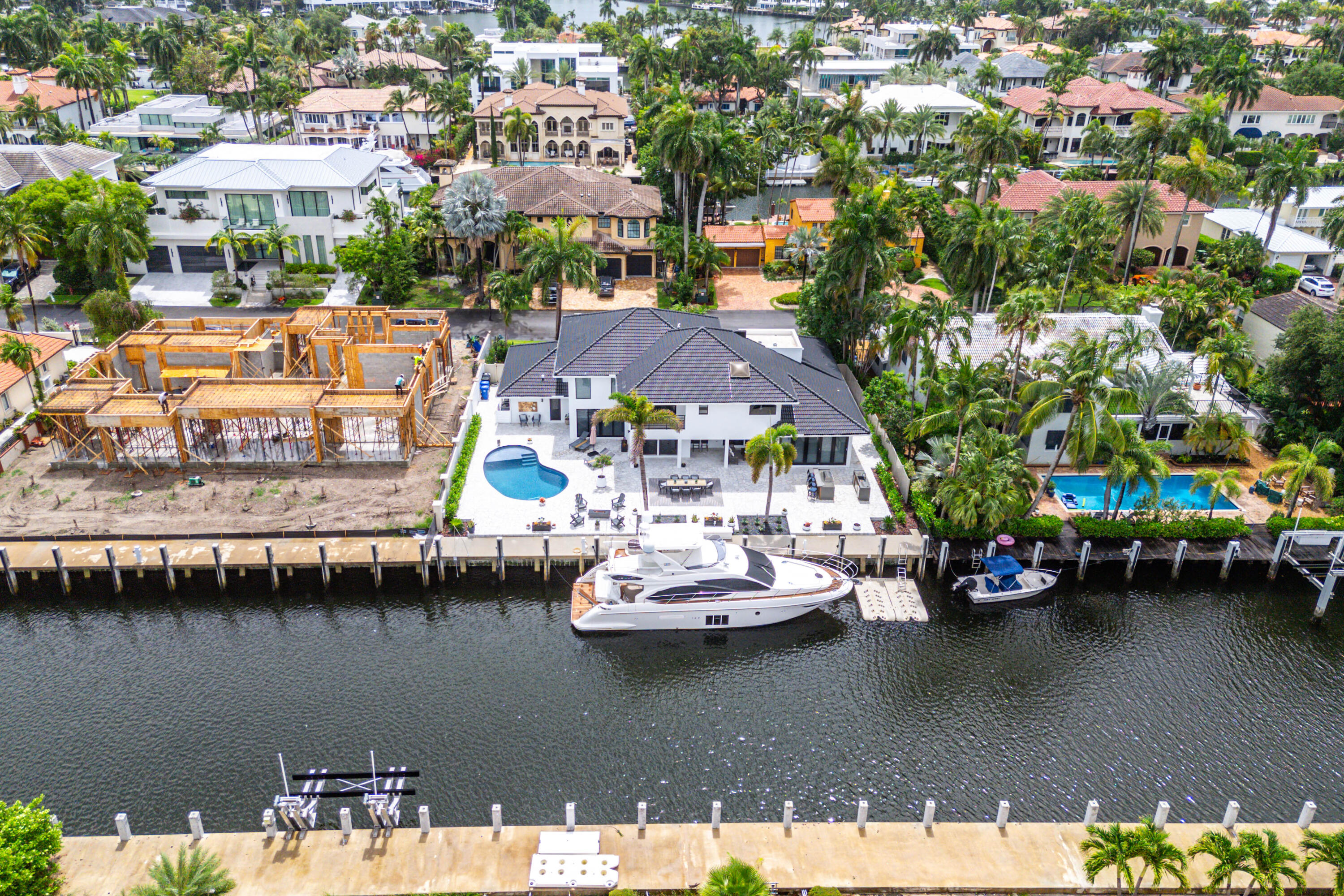 425 Coral Way Property Photo 78