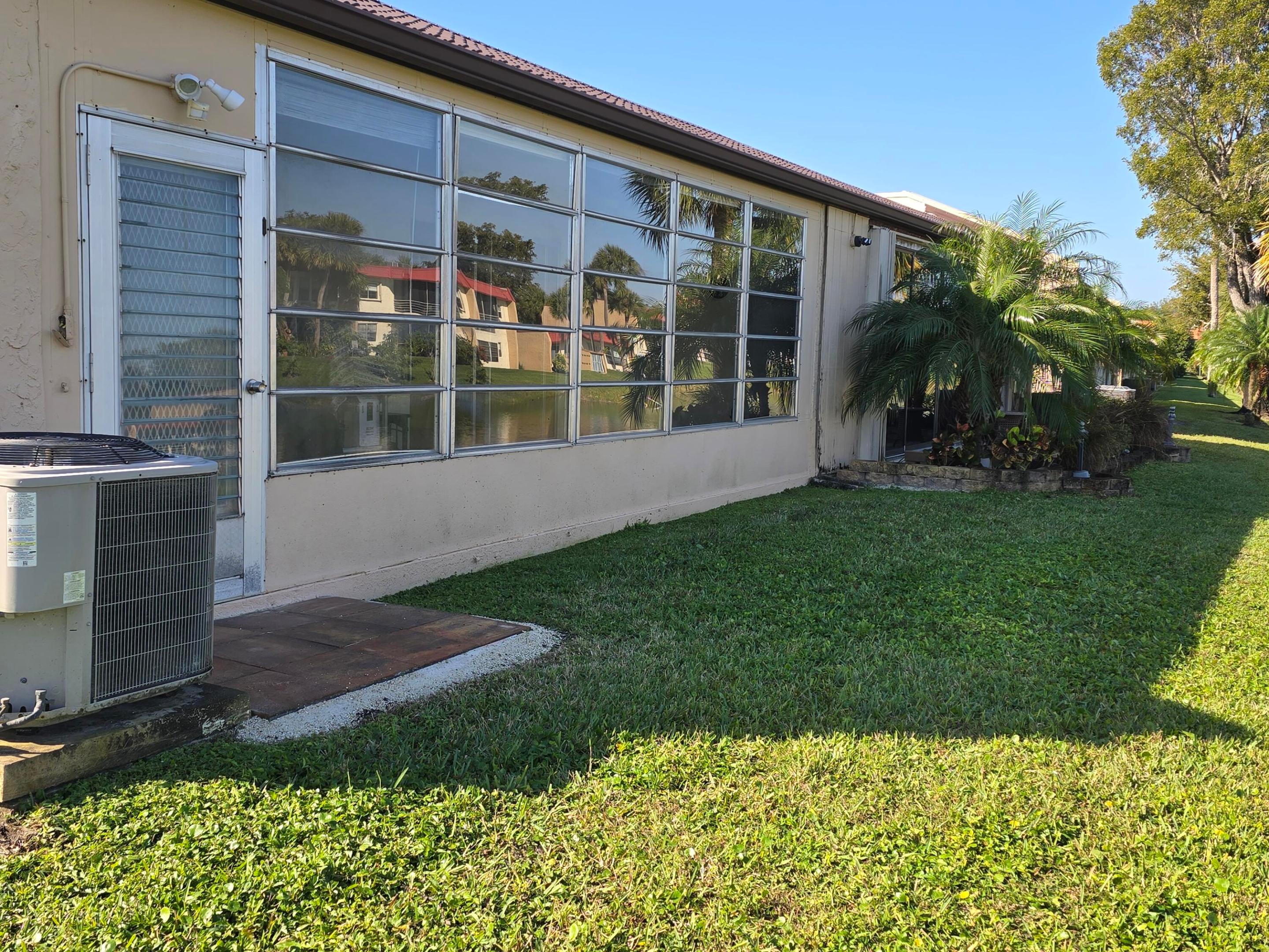 121 Lake Gloria Drive Property Photo 4