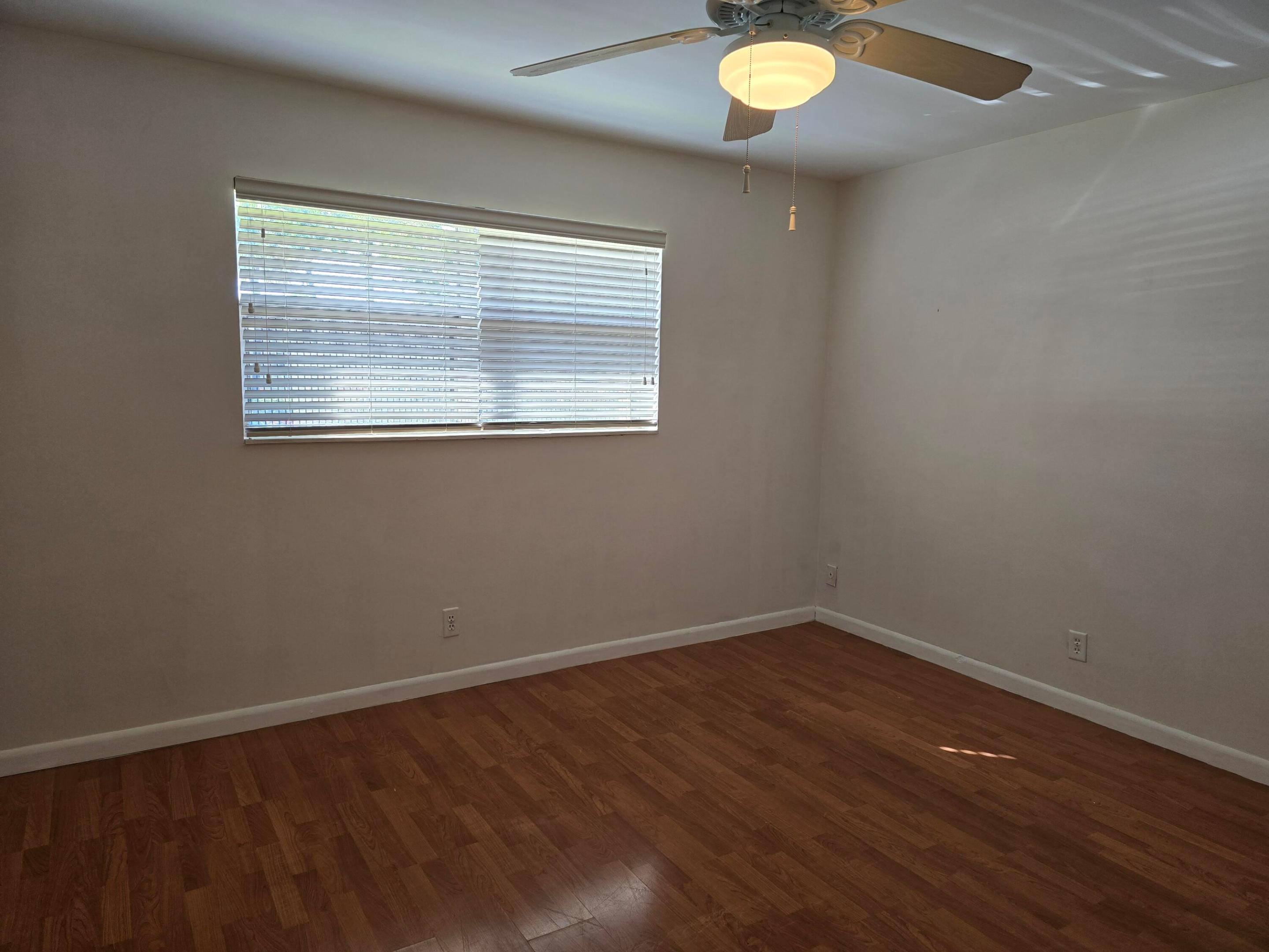 121 Lake Gloria Drive Property Photo 12