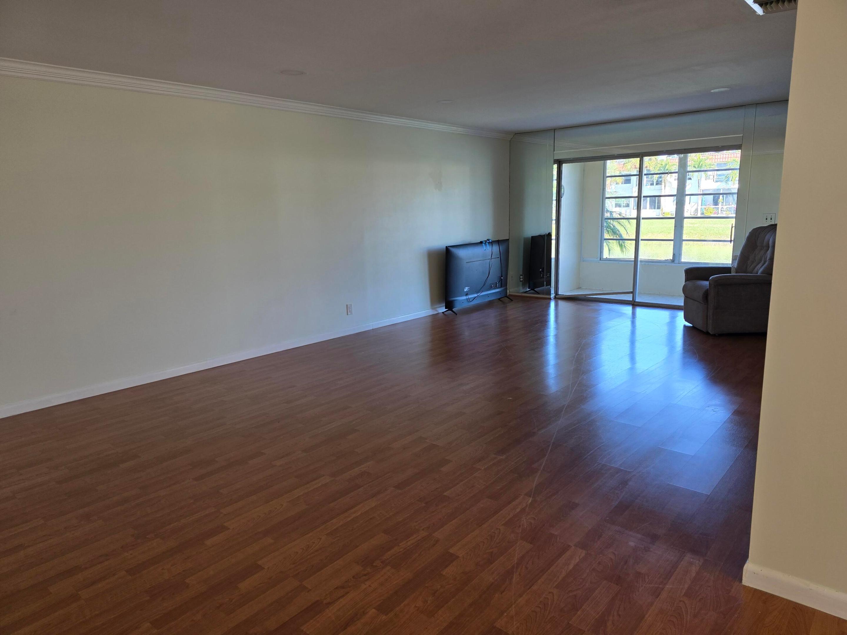 121 Lake Gloria Drive Property Photo 15