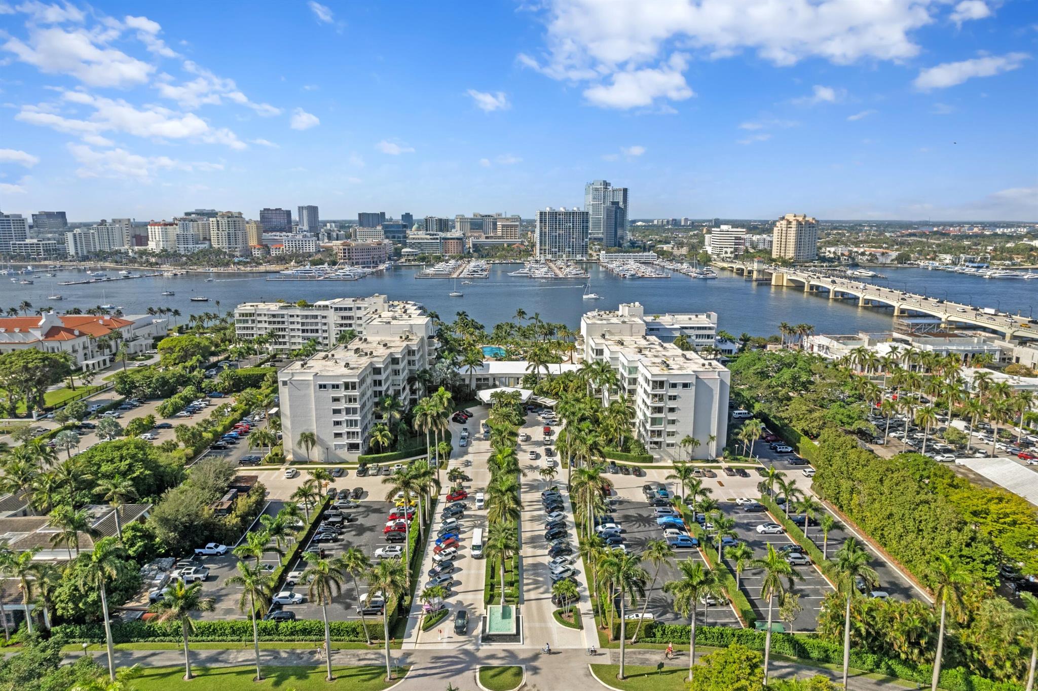 44 Cocoanut Row T13 Property Photo 12