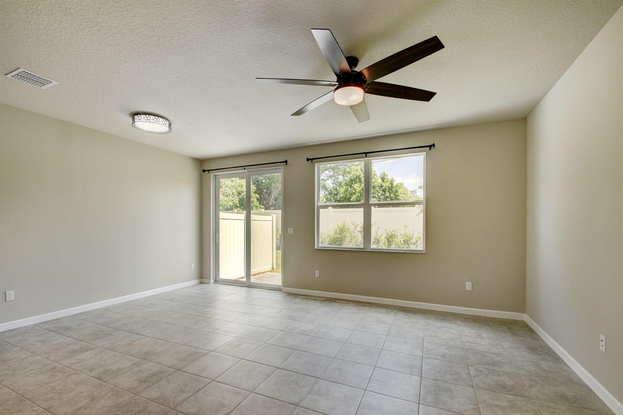 1740 Lindley Street Property Photo 6