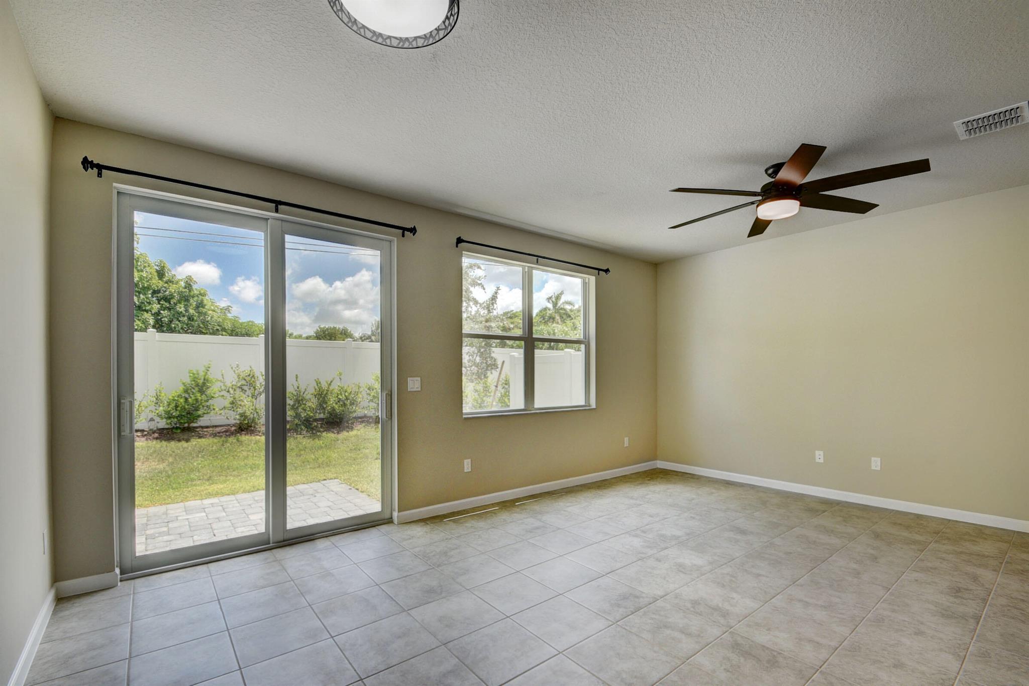 1740 Lindley Street Property Photo 7