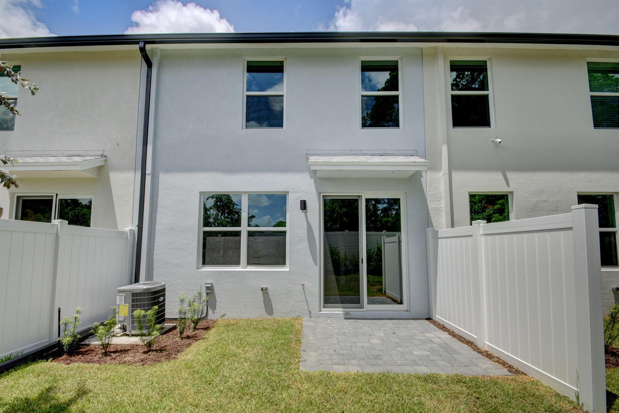 1740 Lindley Street Property Photo 23