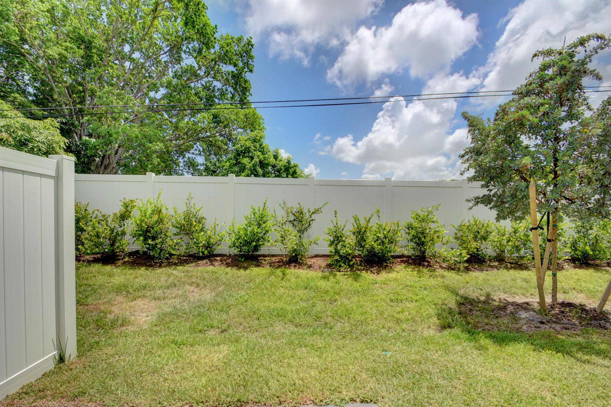 1740 Lindley Street Property Photo 24
