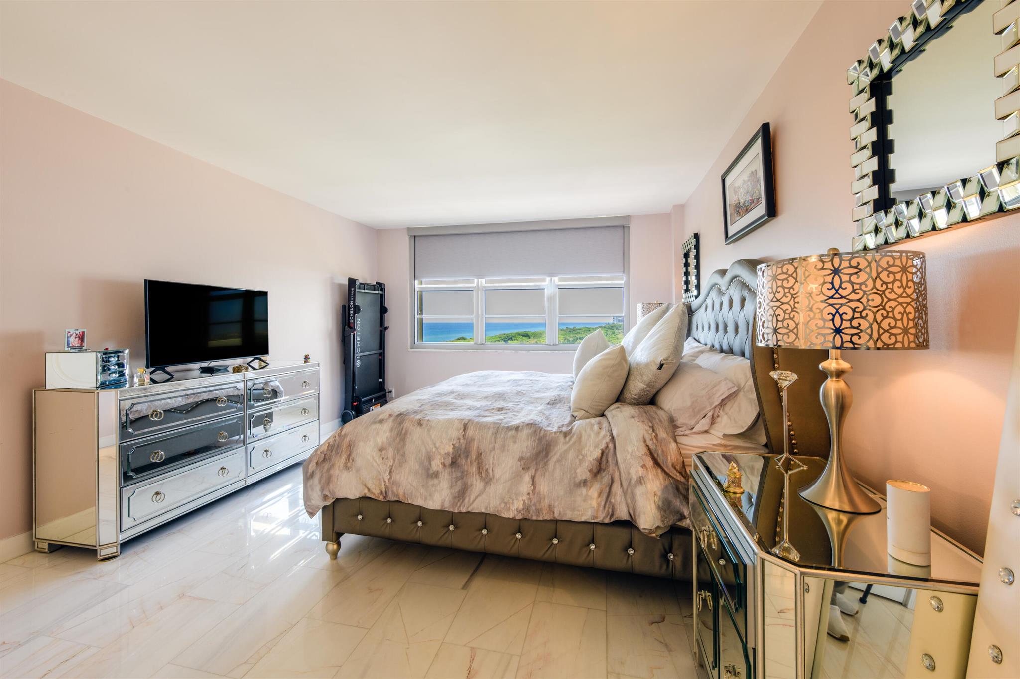 2121 N Ocean Boulevard 1105e Property Photo 13