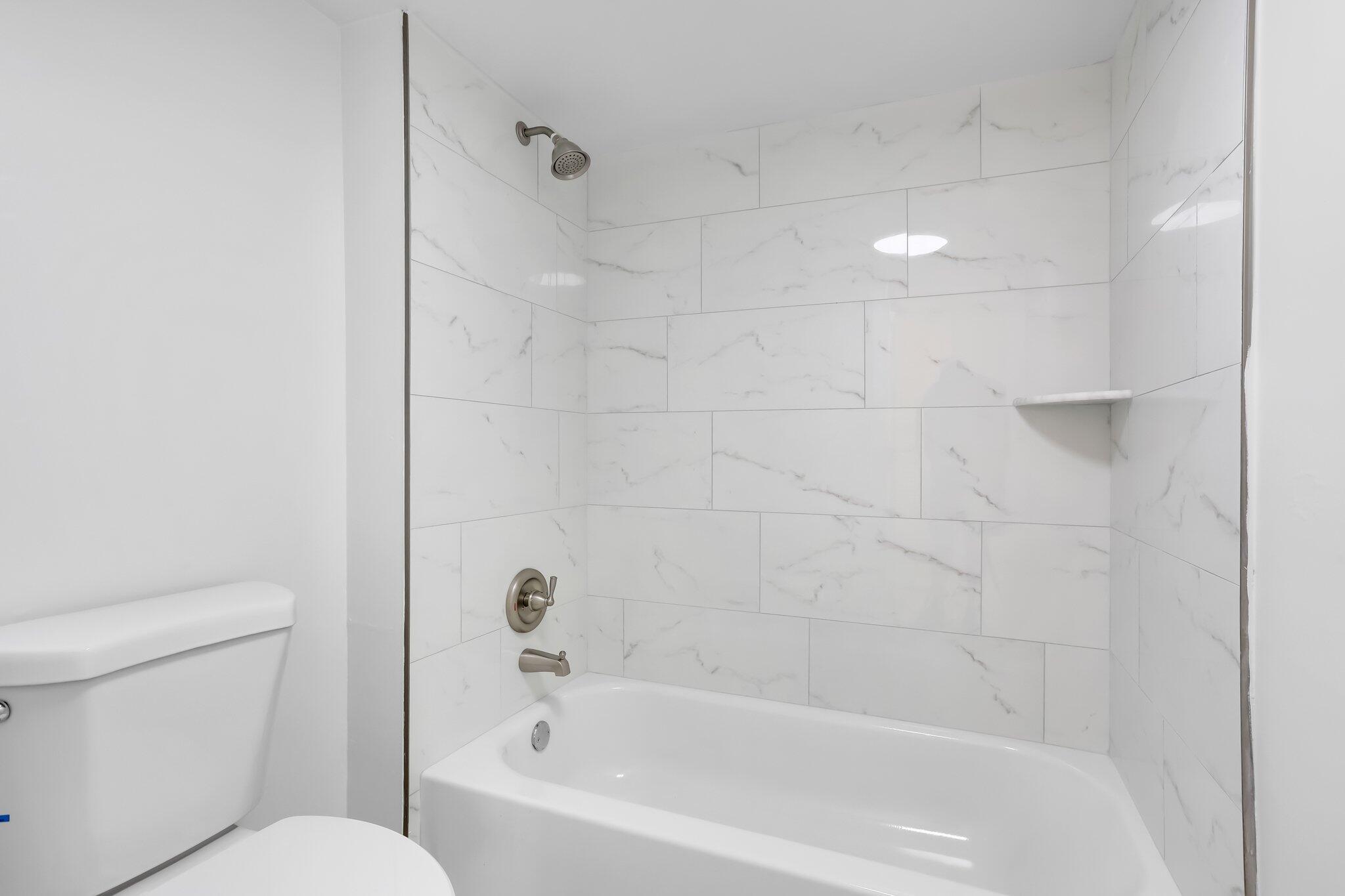 5500 Tamberlane Circle 105 Property Photo 17