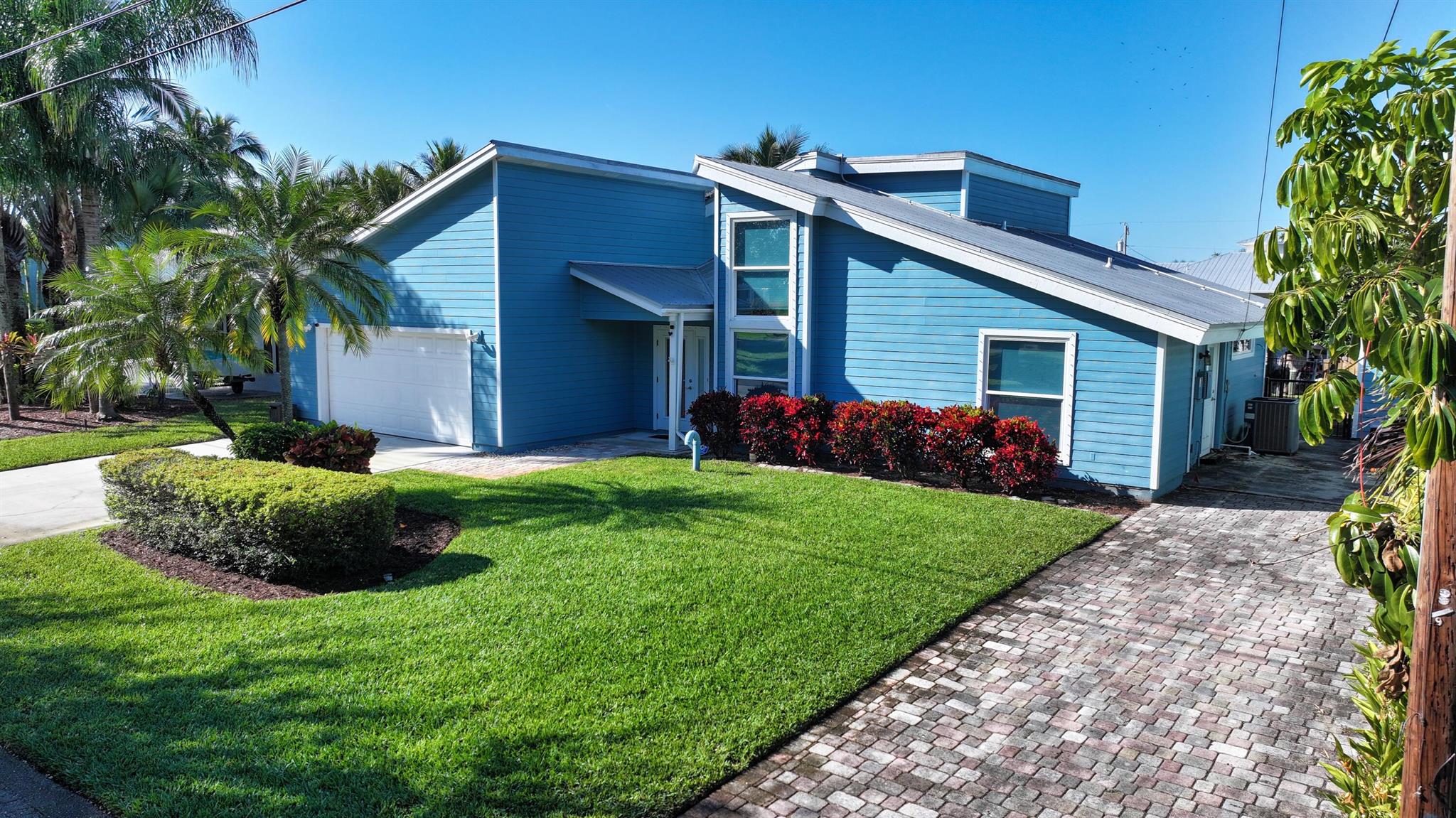 1319 Sw Dyer Point Road Property Photo 1